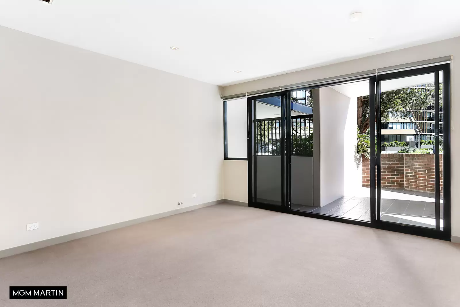 1109/1 Grandstand Parade, Zetland Leased by MGM Martin - image 1