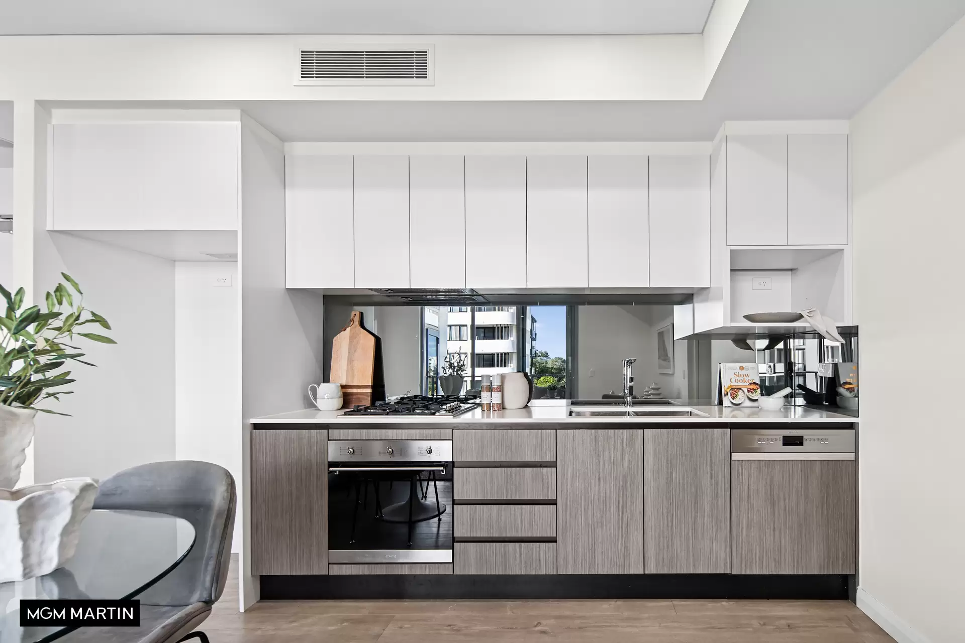 509/70 Regent Street, Kogarah Sold by MGM Martin - image 1