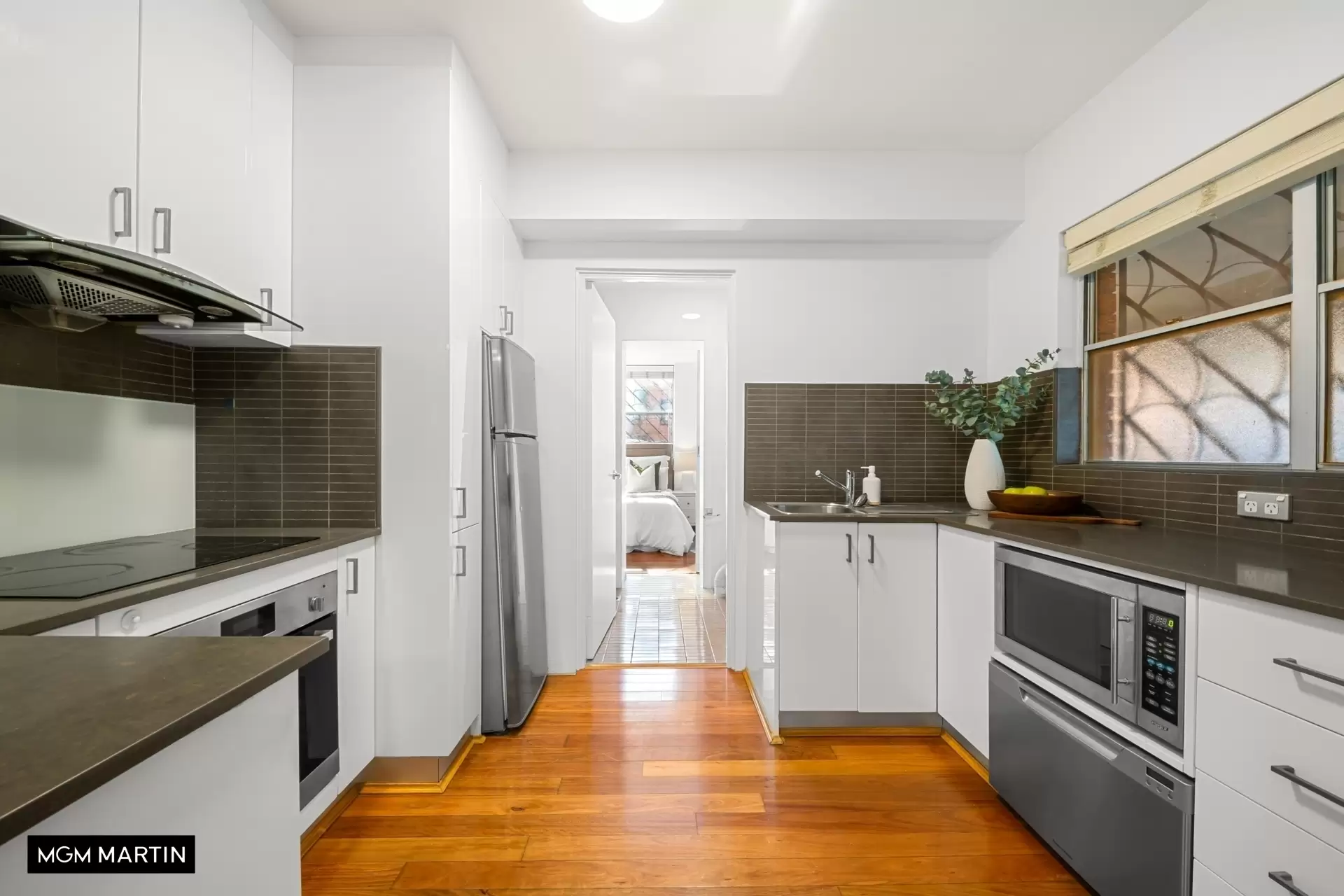10/1 Cook Road, Centennial Park Leased by MGM Martin - image 1