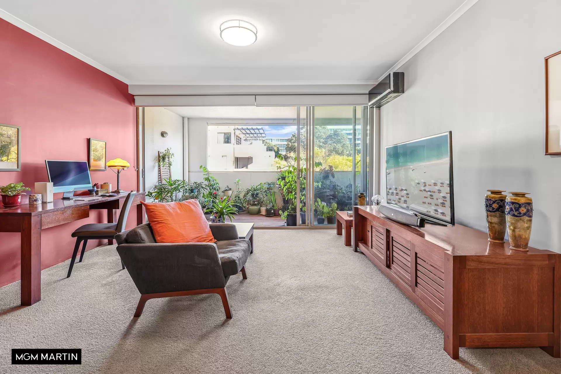 31/4 Grandstand Parade, Zetland Sold by MGM Martin - image 1