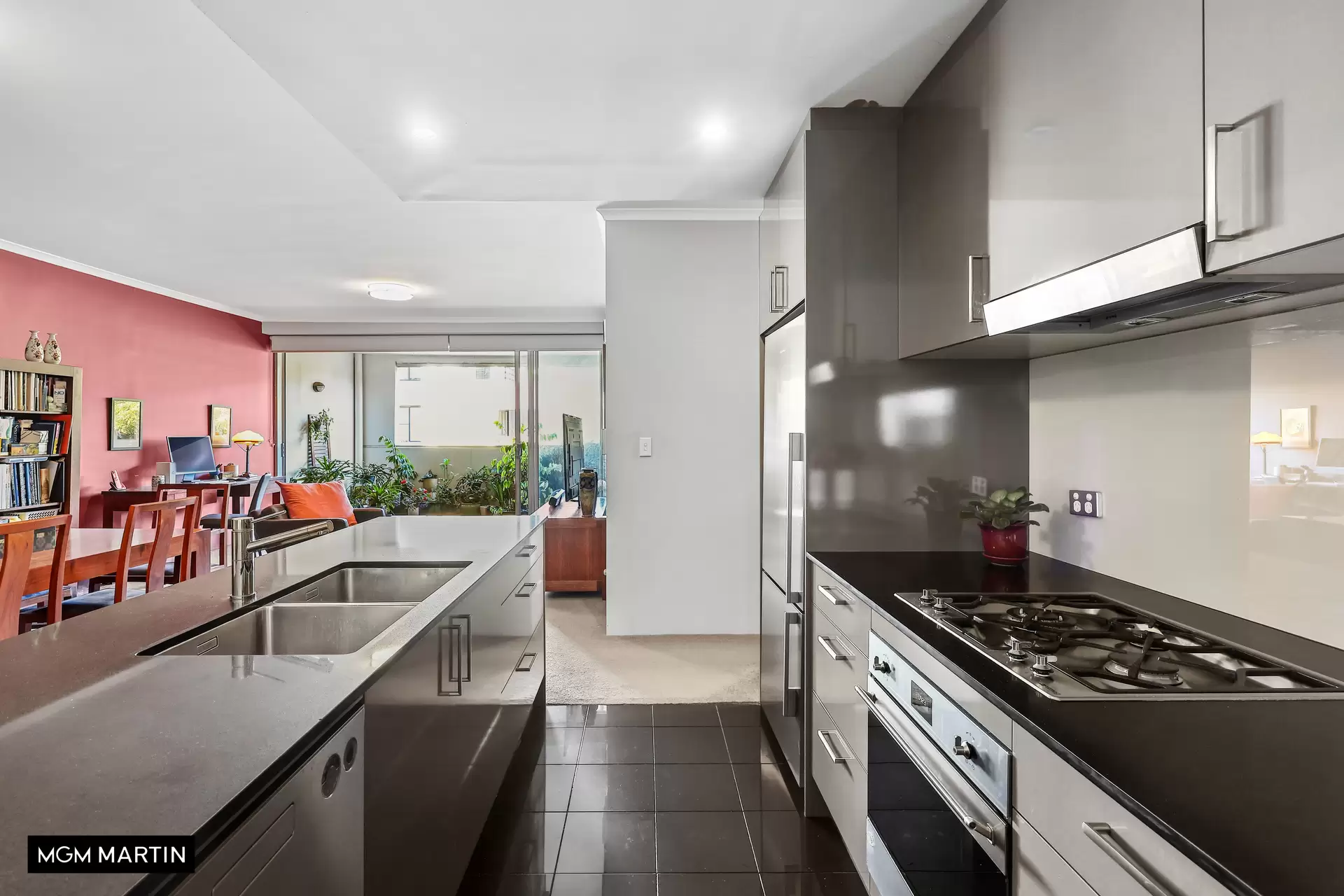 31/4 Grandstand Parade, Zetland Sold by MGM Martin - image 1