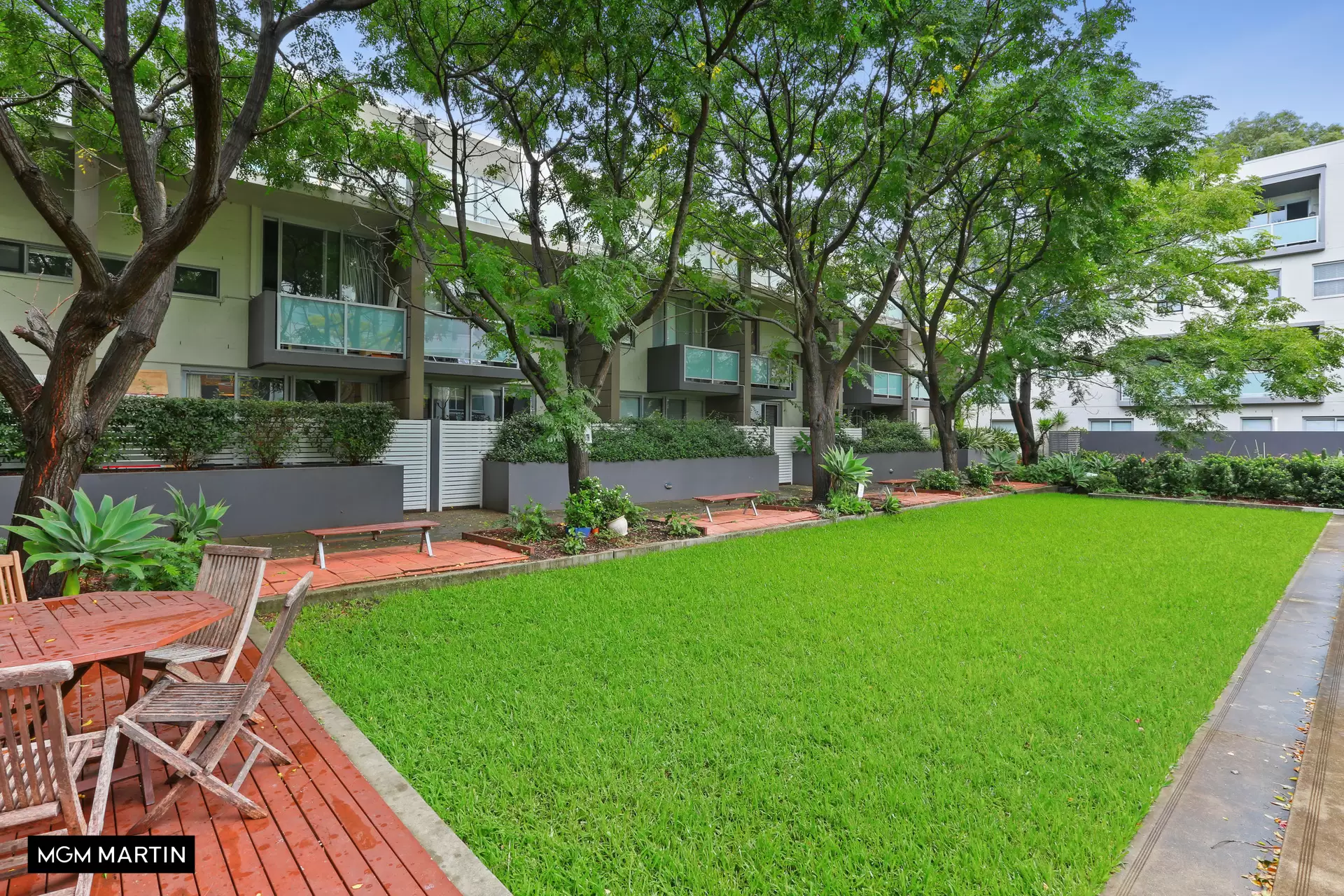 15/11 Grandstand Parade, Zetland Leased by MGM Martin - image 1