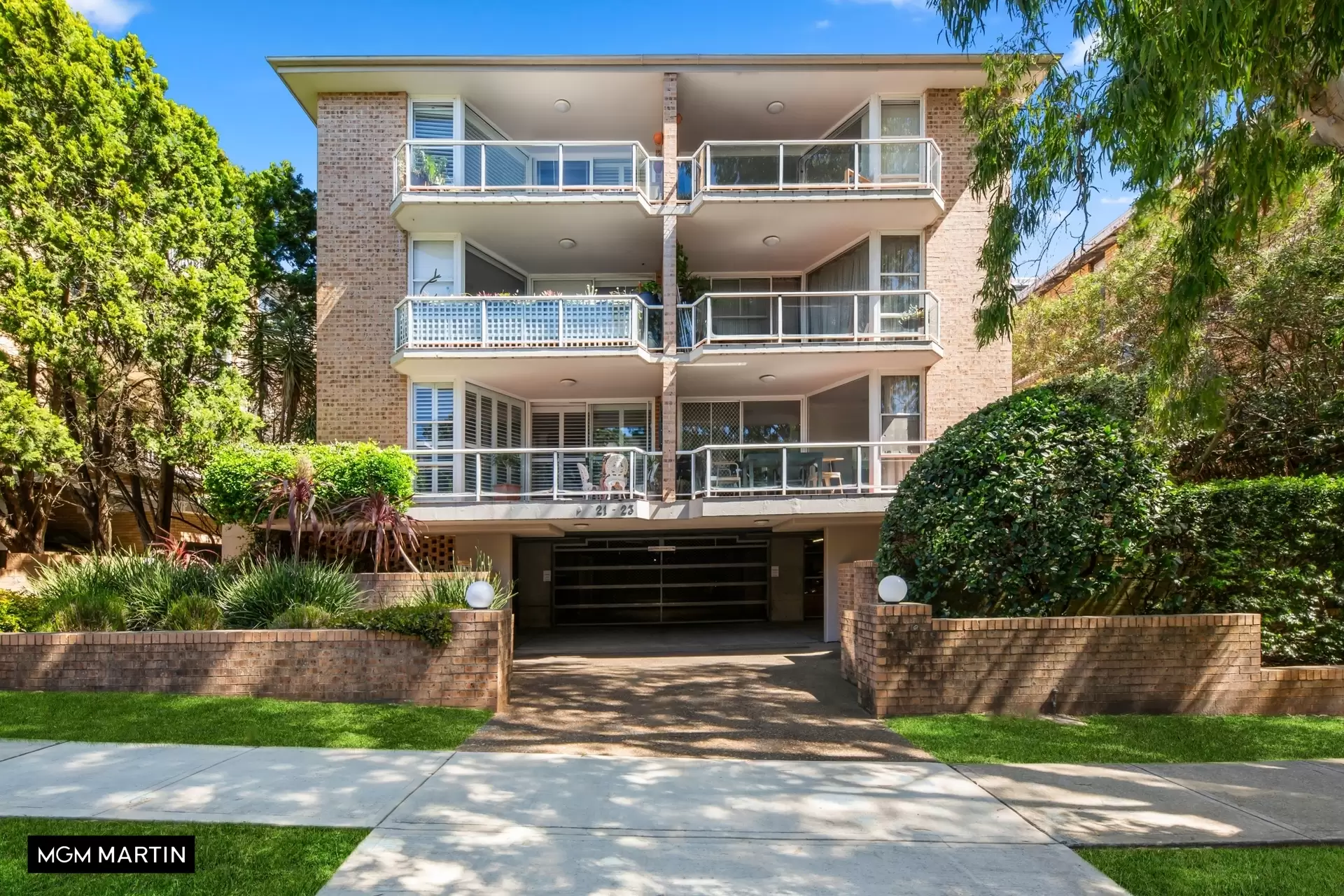 4/21-23 Roscoe Street, Bondi Beach Sold by MGM Martin - image 1