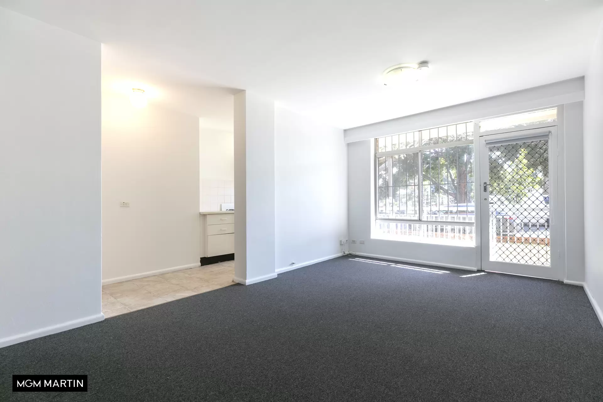 1/14 Barber Avenue, Eastlakes Leased by MGM Martin - image 1