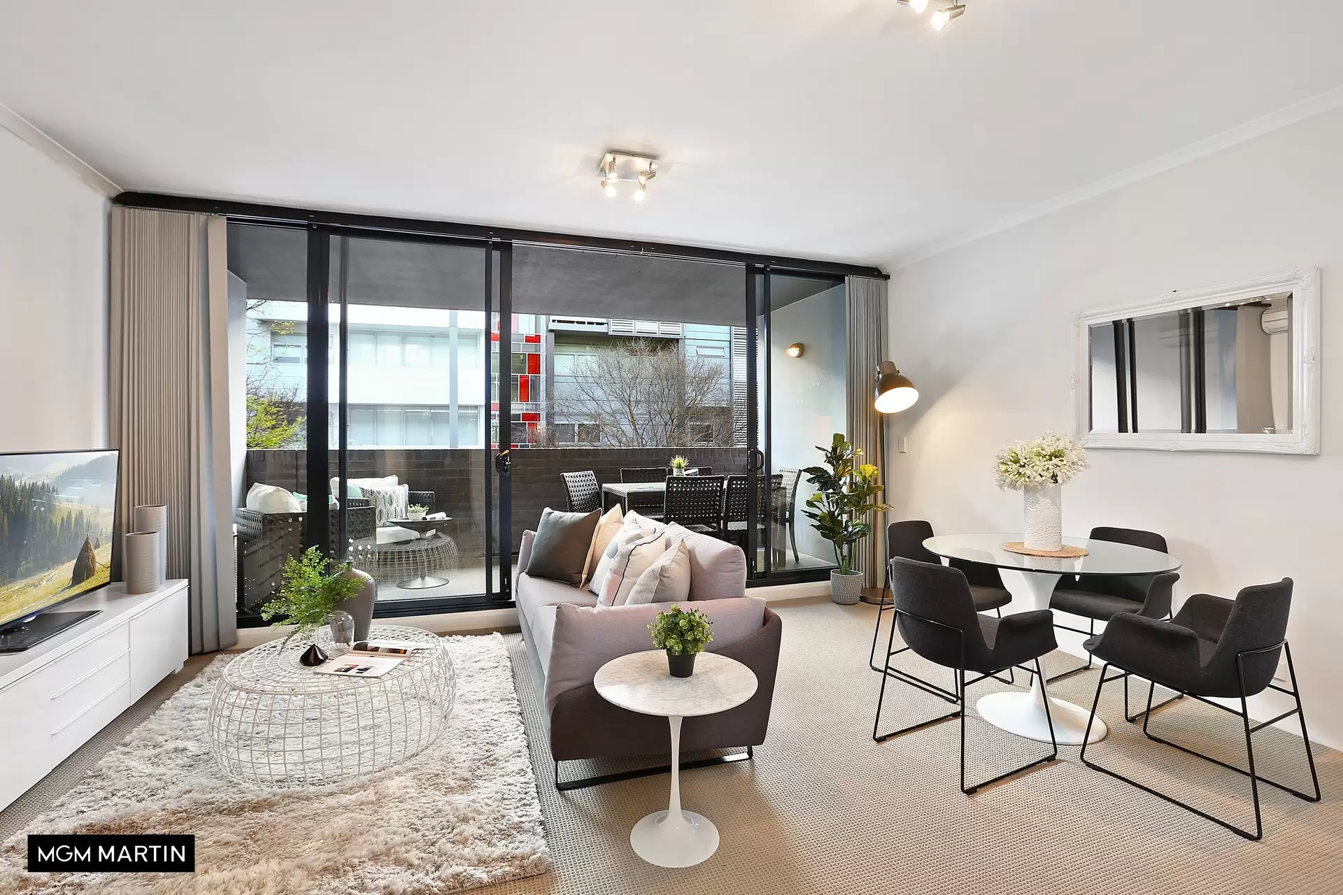 12/6b Grandstand Parade, Zetland Leased by MGM Martin - image 1