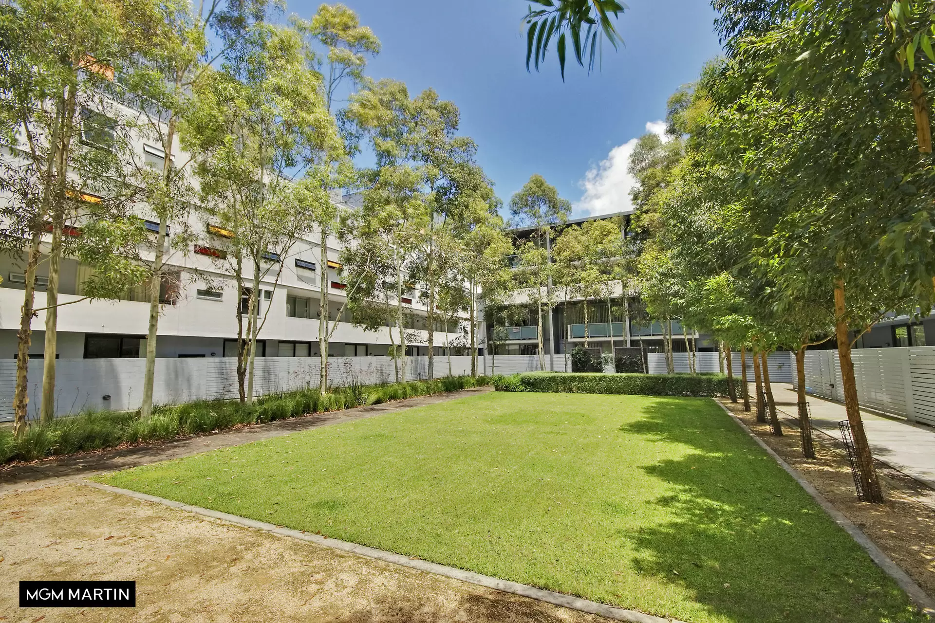 12/6b Grandstand Parade, Zetland Leased by MGM Martin - image 1