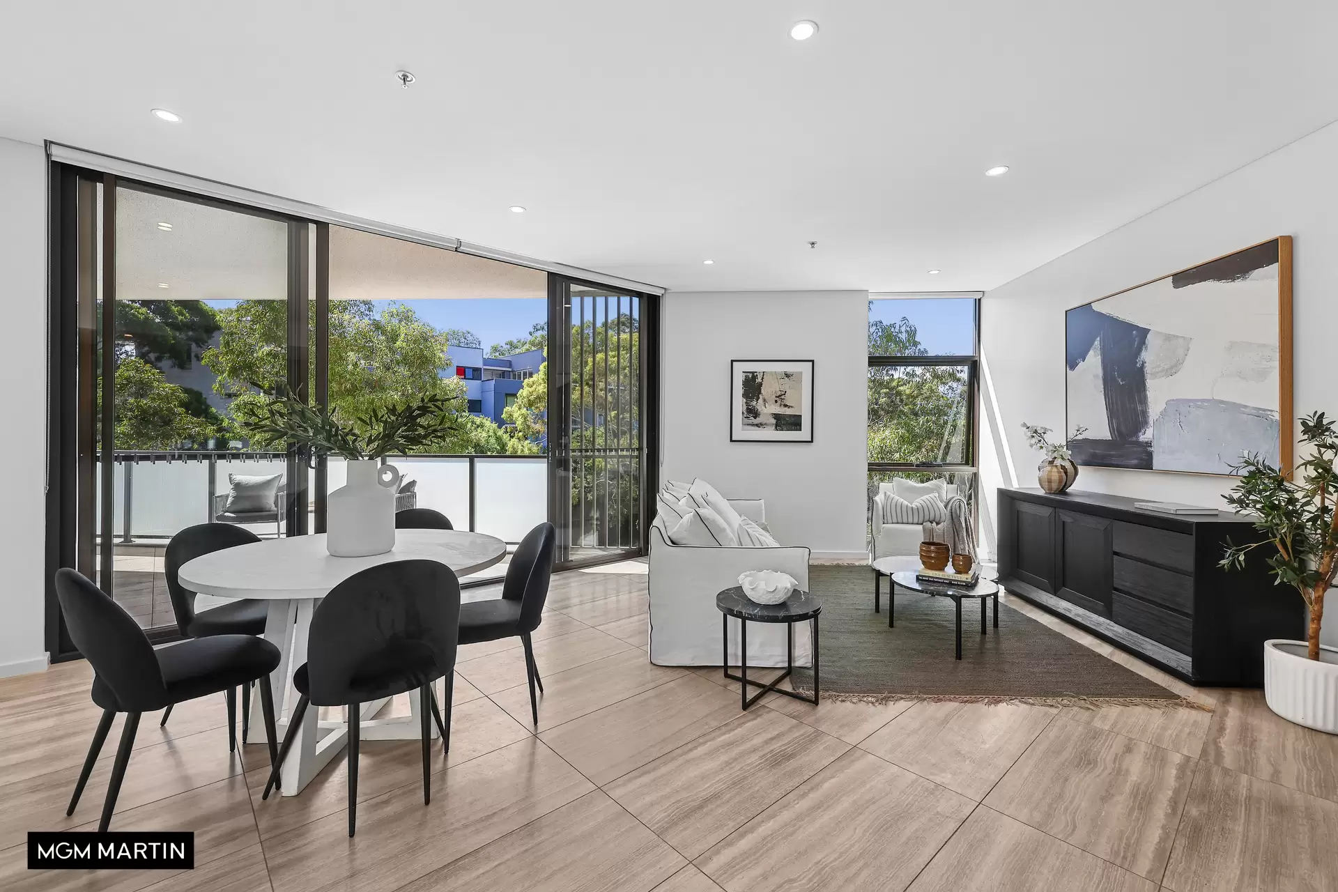 323/1 Hutchinson Walk, Zetland Sold by MGM Martin - image 1