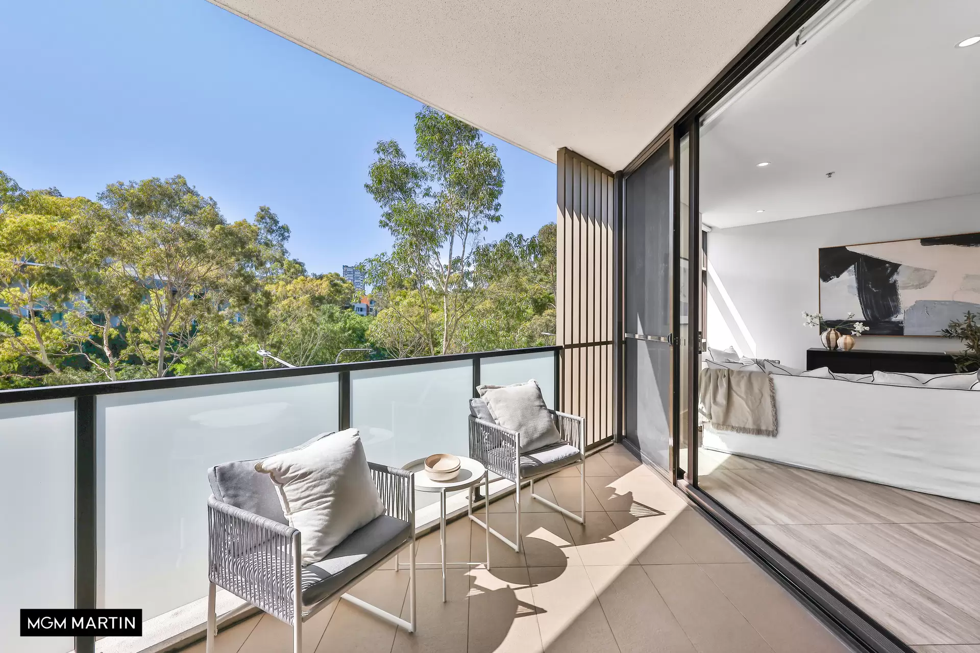 323/1 Hutchinson Walk, Zetland Sold by MGM Martin - image 1