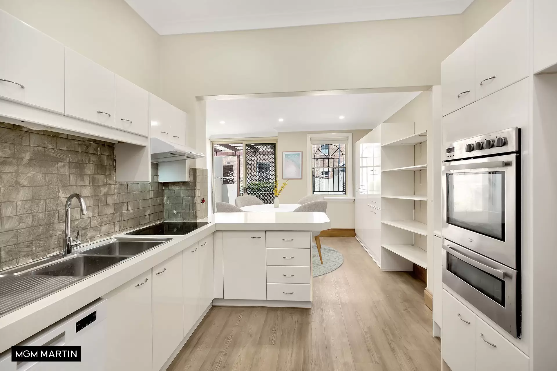 31 Allens Parade, Bondi Junction Leased by MGM Martin - image 1