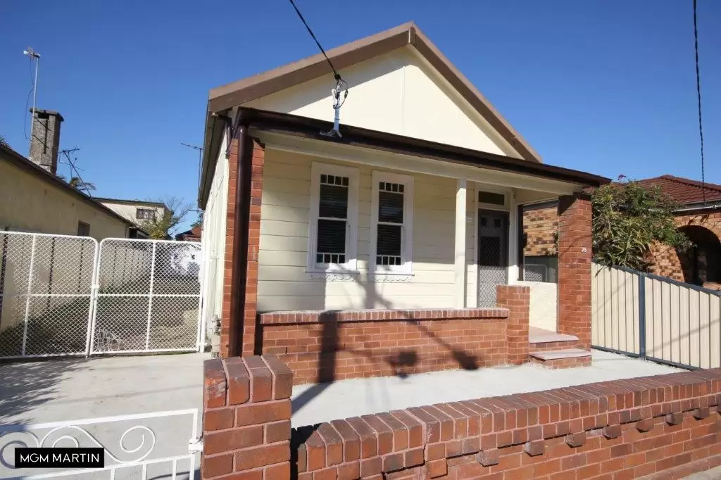 25 Harris Street, Rosebery Leased by MGM Martin - image 1