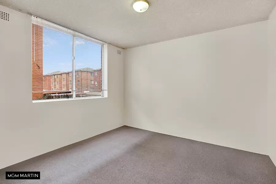 2/8 Barber Avenue, Eastlakes Leased by MGM Martin - image 1