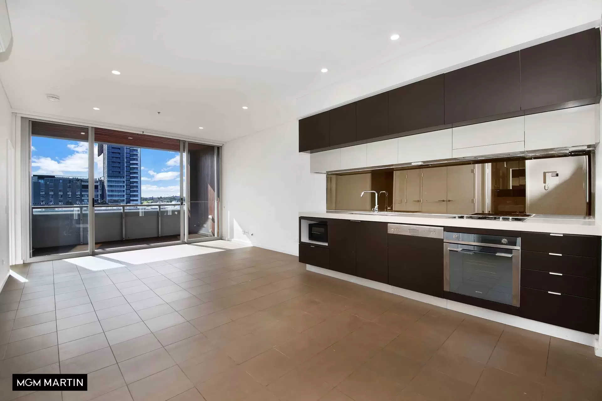 70/6A Defries Avenue, Zetland Leased by MGM Martin - image 1