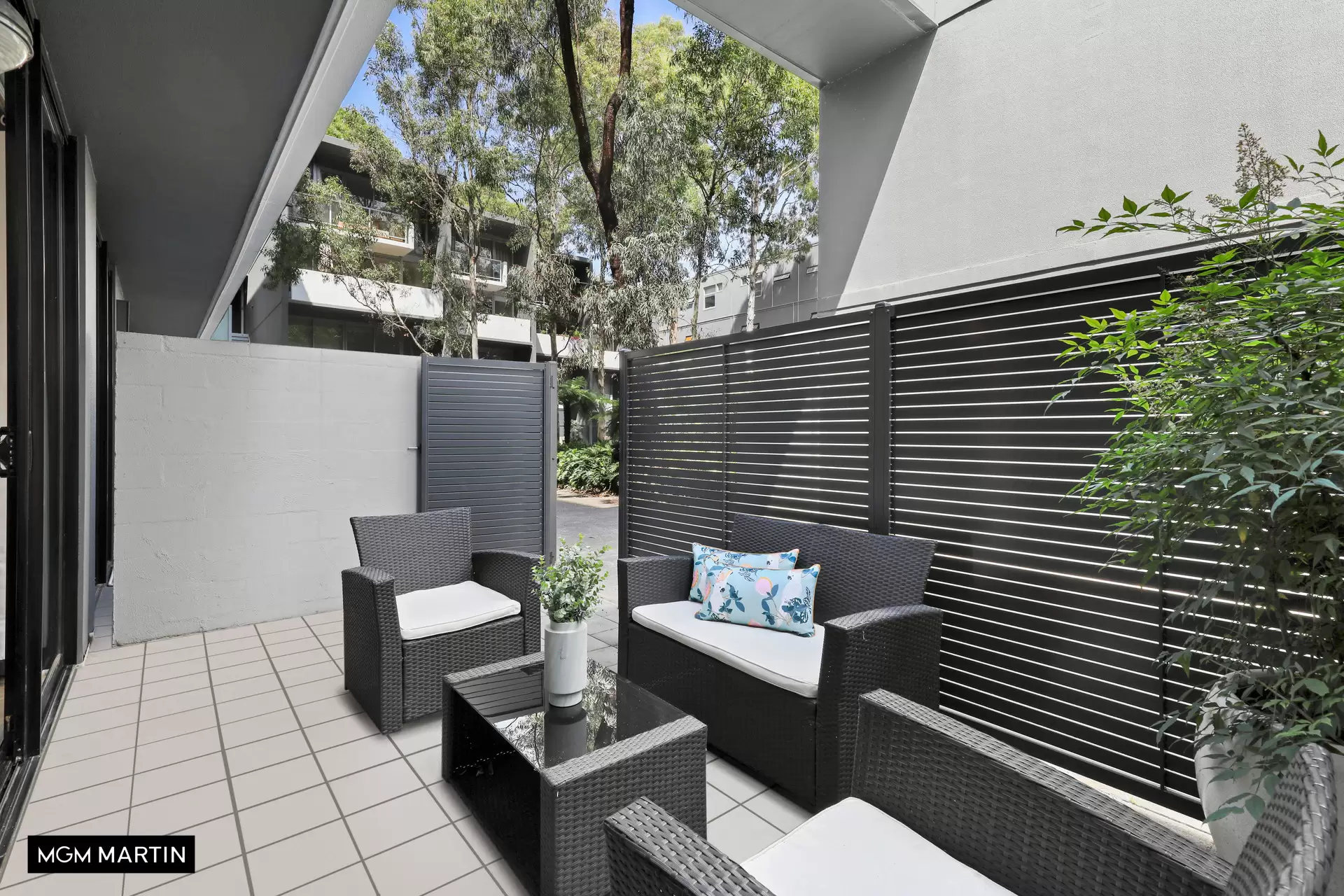 90/5A Victoria Park Parade, Zetland Leased by MGM Martin - image 1