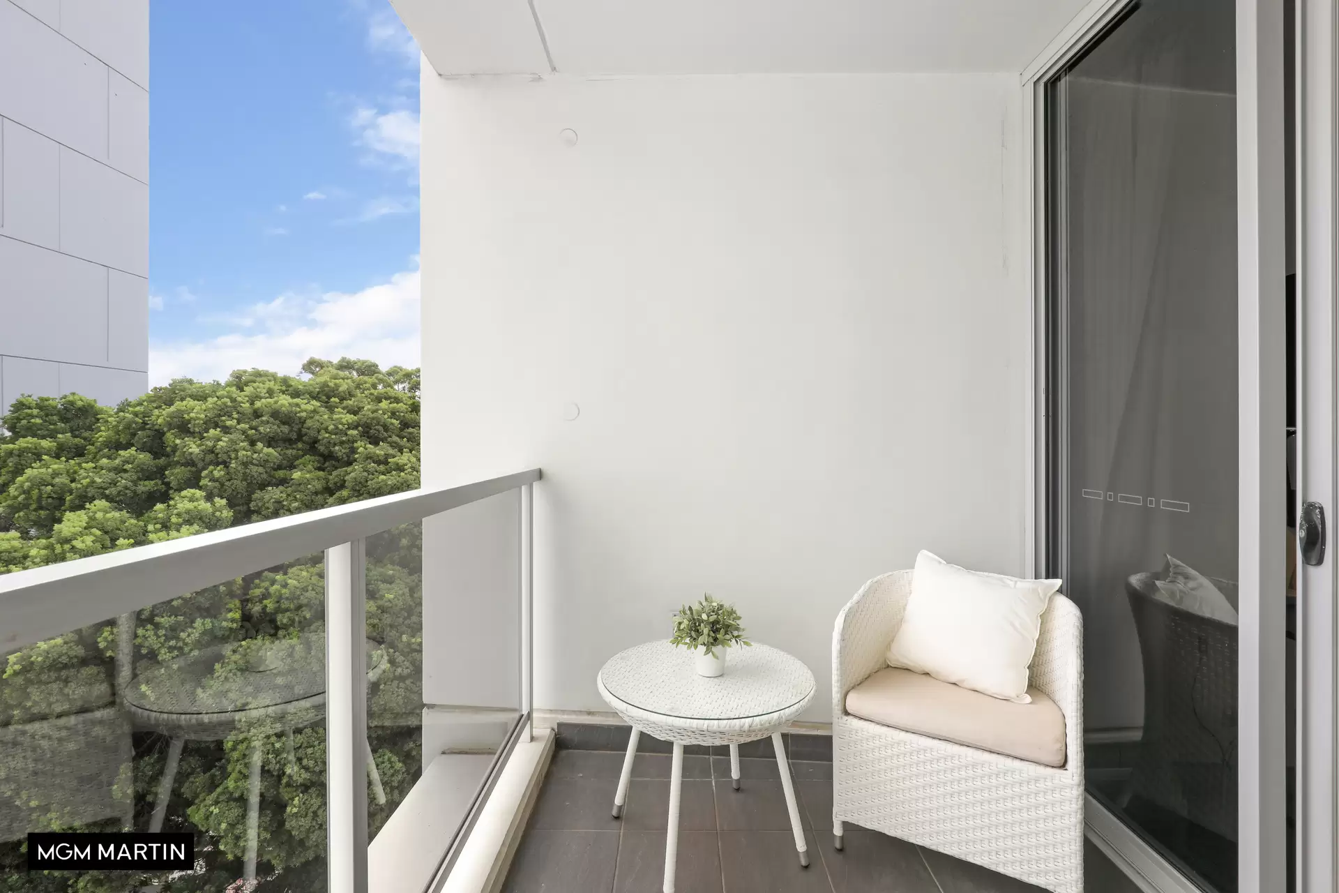 B404/222 Botany Road, Alexandria Leased by MGM Martin - image 1