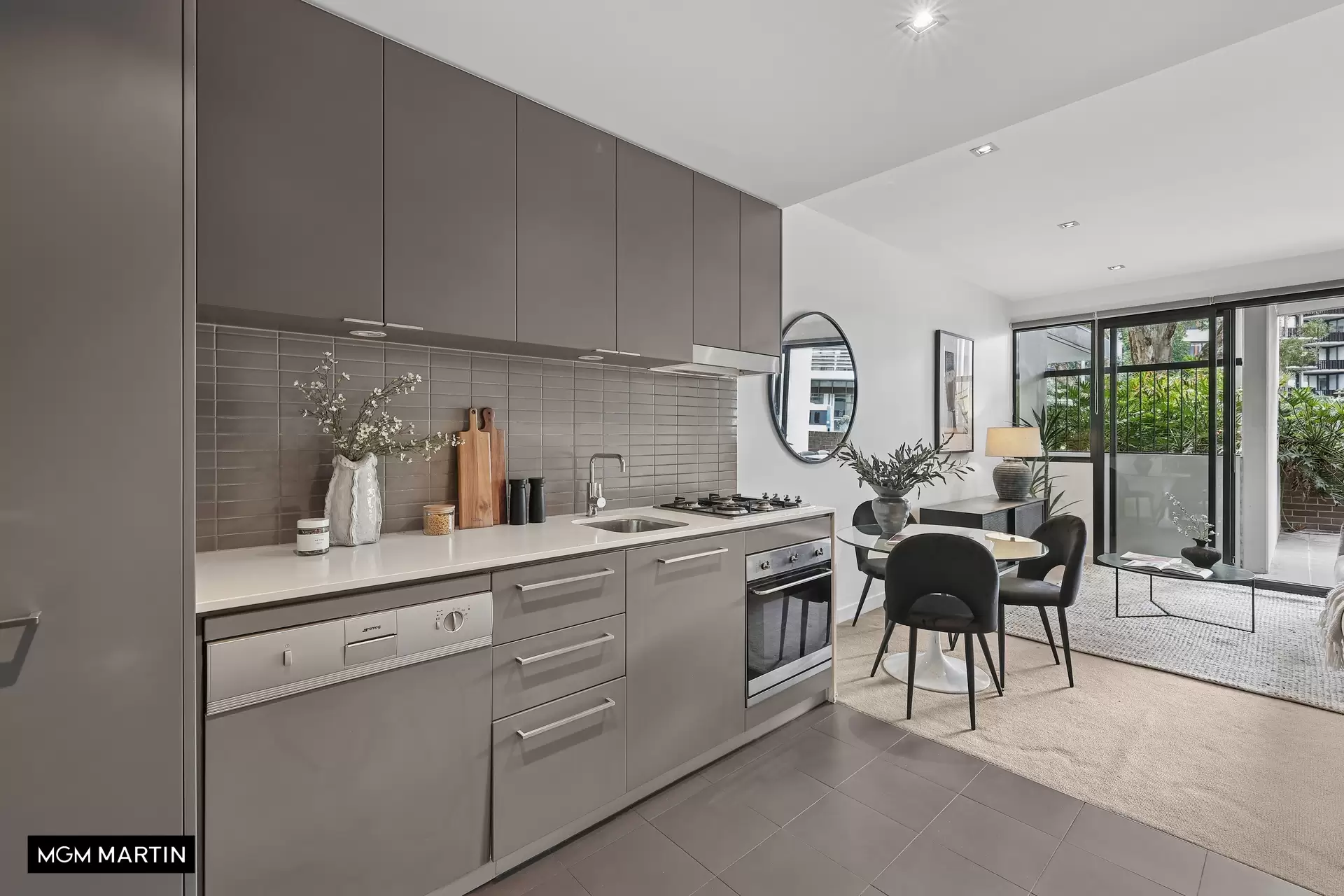 1109/1 Grandstand Parade, Zetland Sold by MGM Martin - image 1
