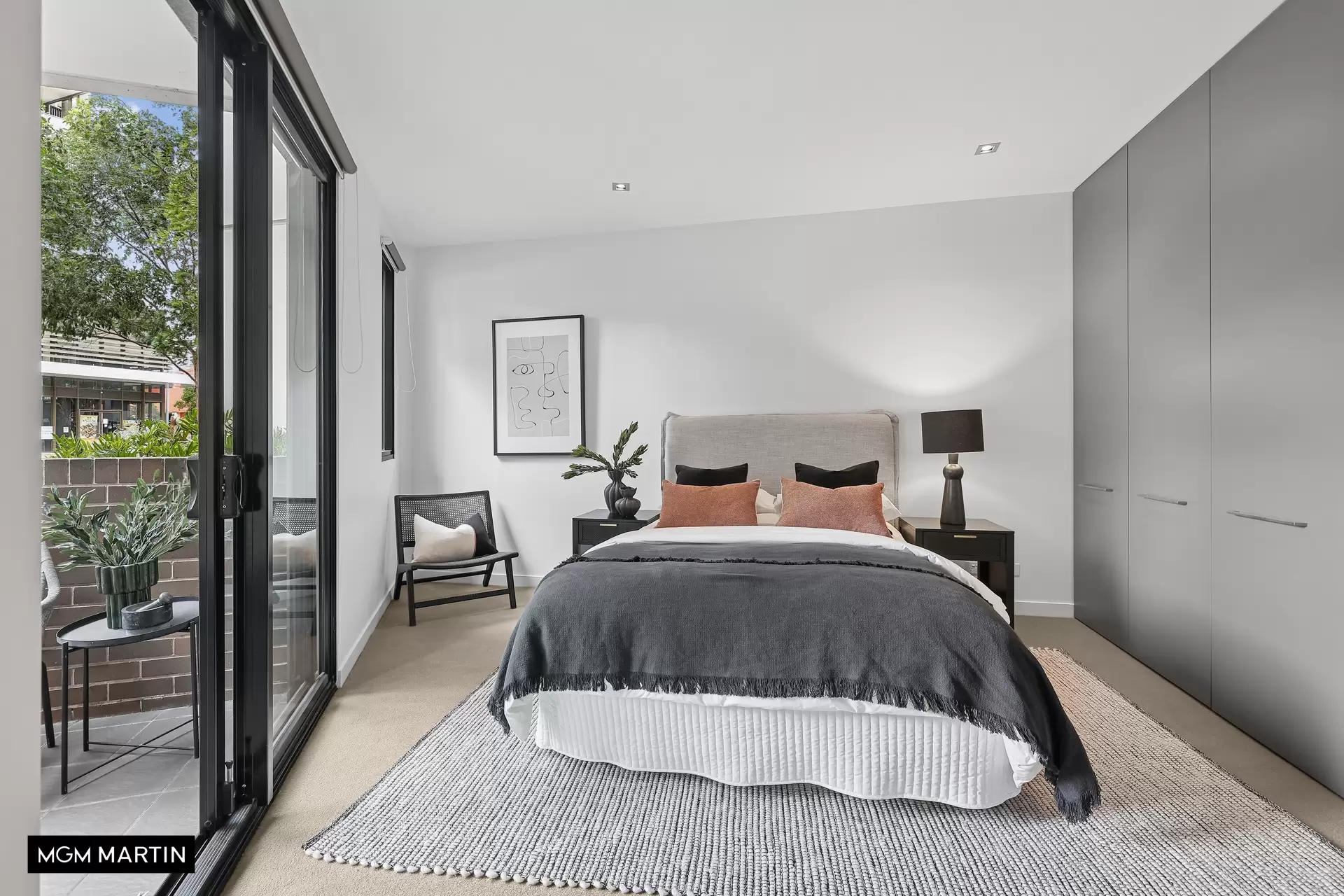 1109/1 Grandstand Parade, Zetland Sold by MGM Martin - image 1