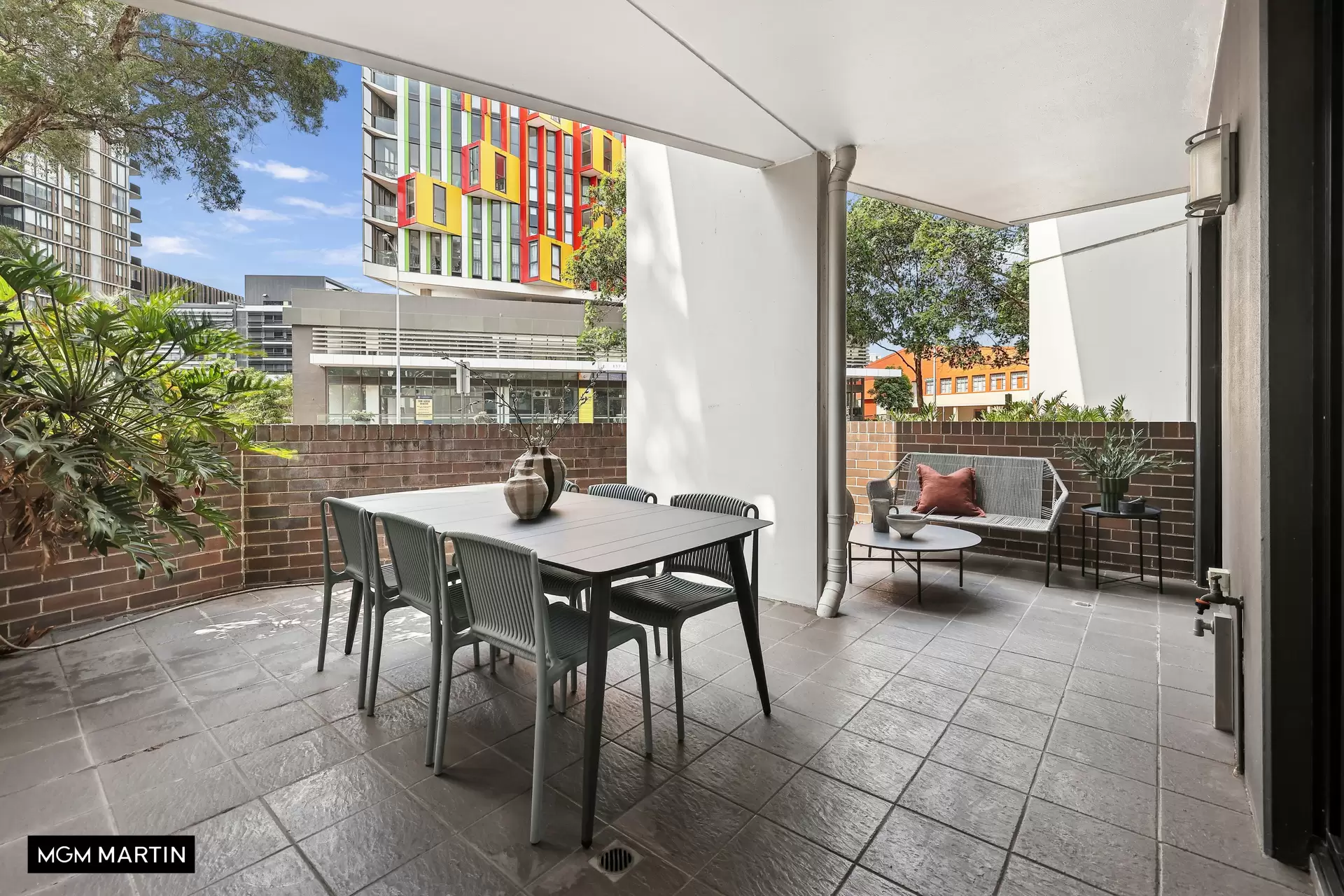 1109/1 Grandstand Parade, Zetland Sold by MGM Martin - image 1