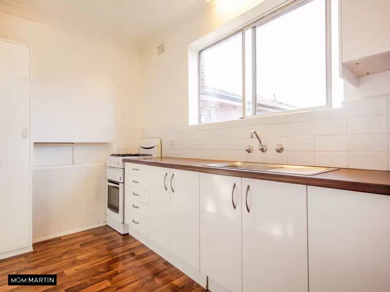 17/2 Gray Crescent, Eastlakes Leased by MGM Martin - image 1