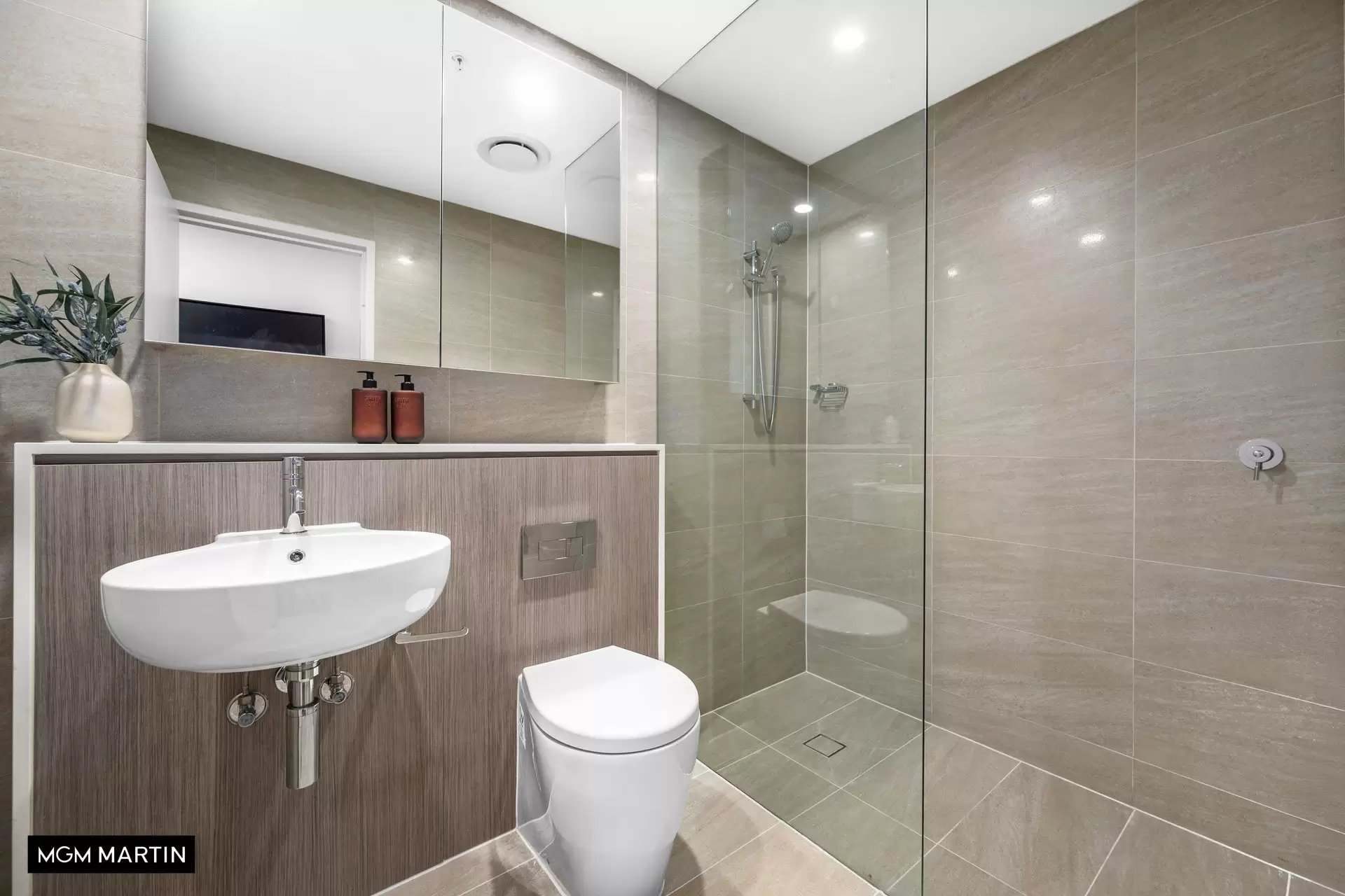 2415/6 Kingsborough Way, Zetland Leased by MGM Martin - image 1