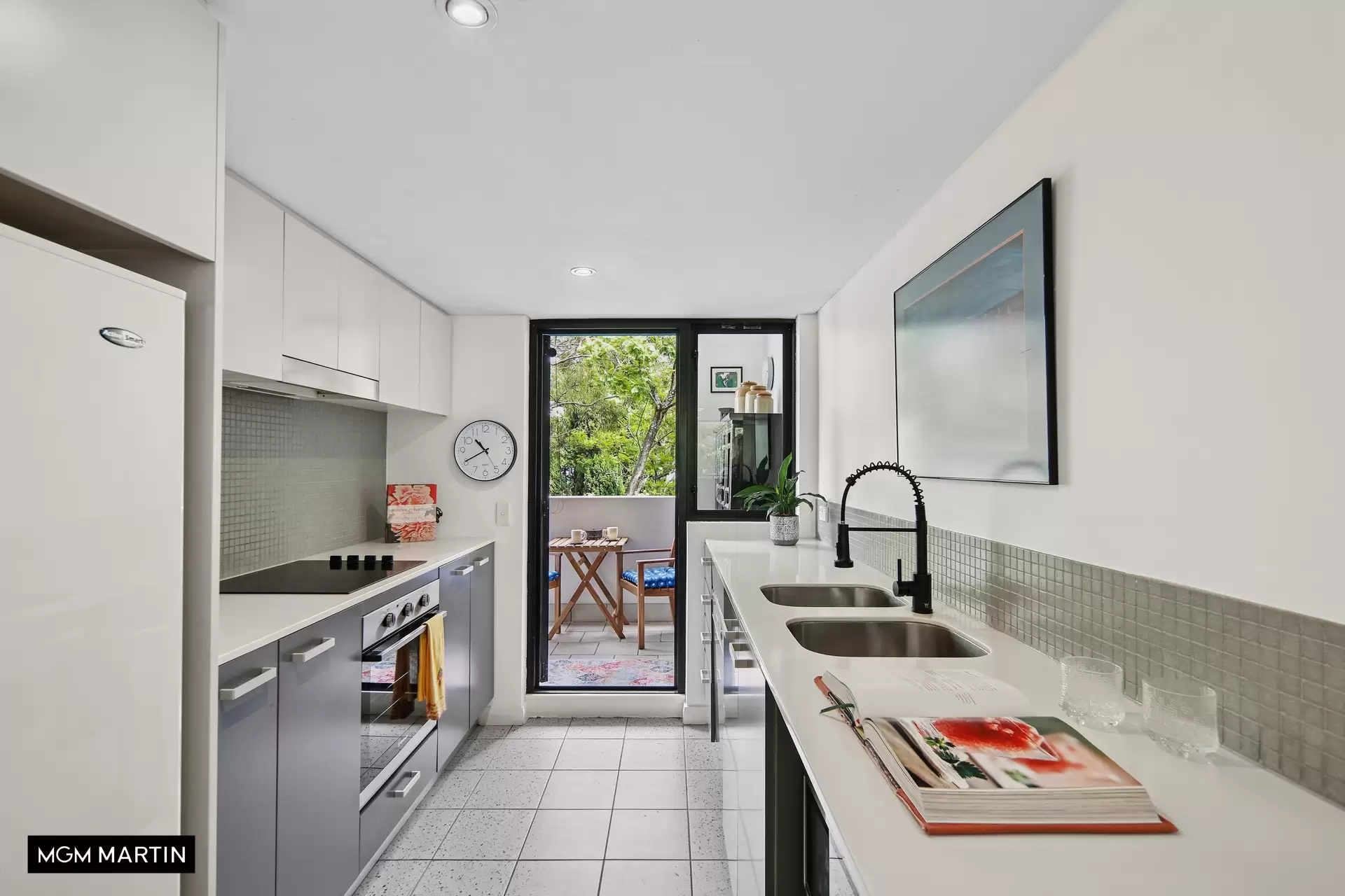 9/9 Grandstand Parade, Zetland Sold by MGM Martin - image 1