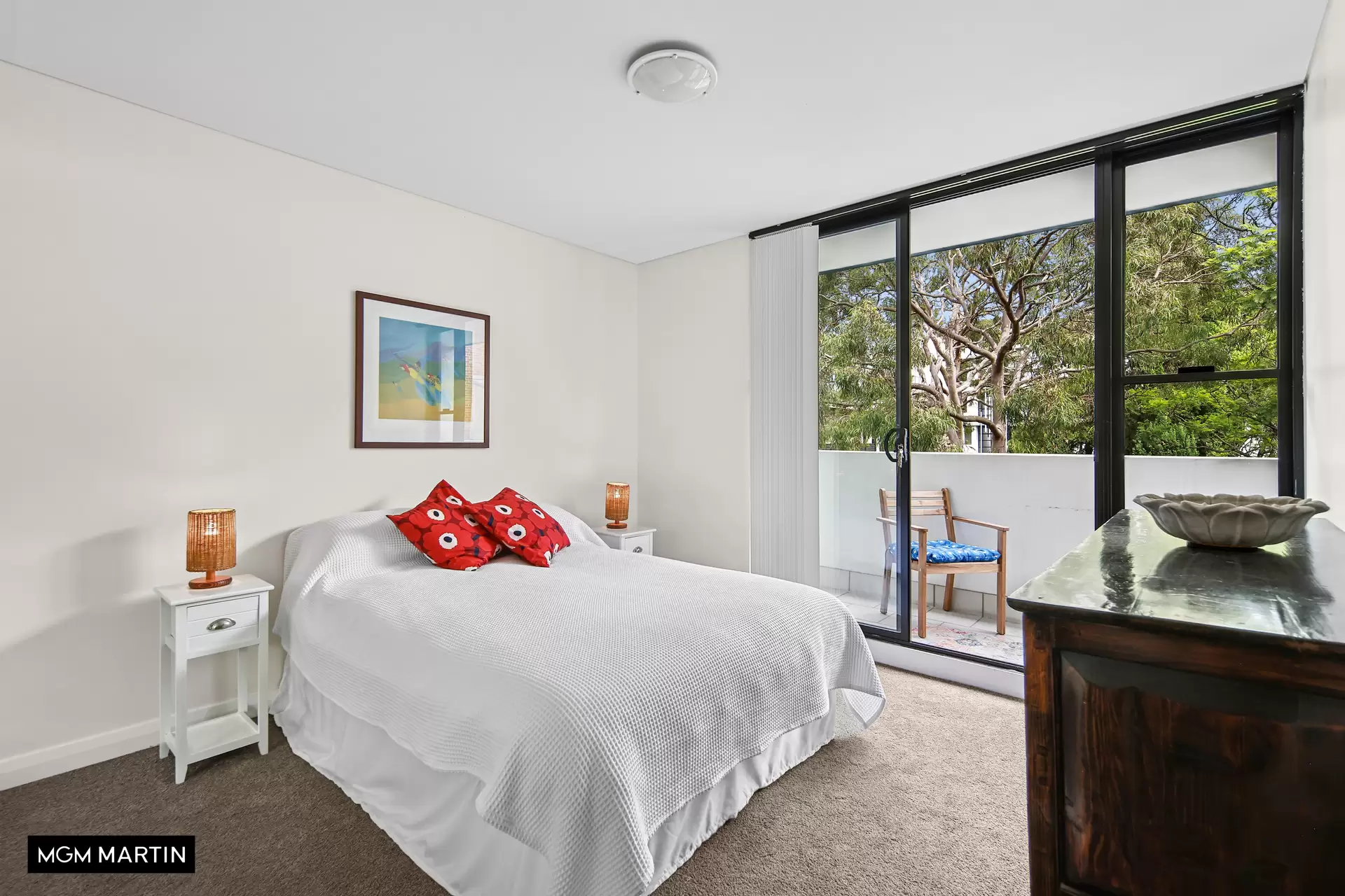 9/9 Grandstand Parade, Zetland Sold by MGM Martin - image 1