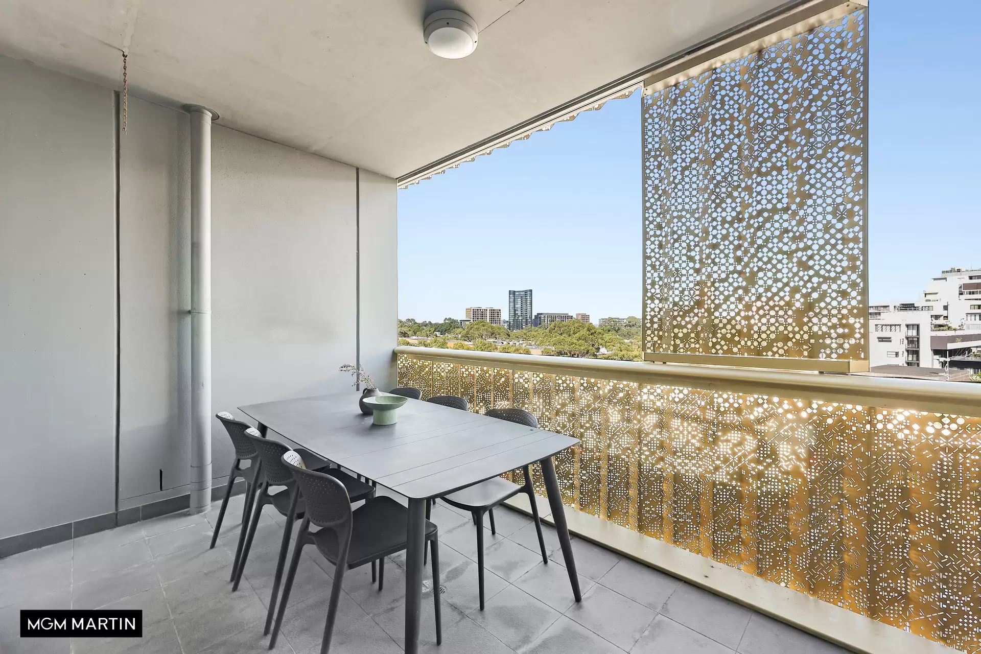 706/17 Gadigal Avenue, Zetland Sold by MGM Martin - image 1