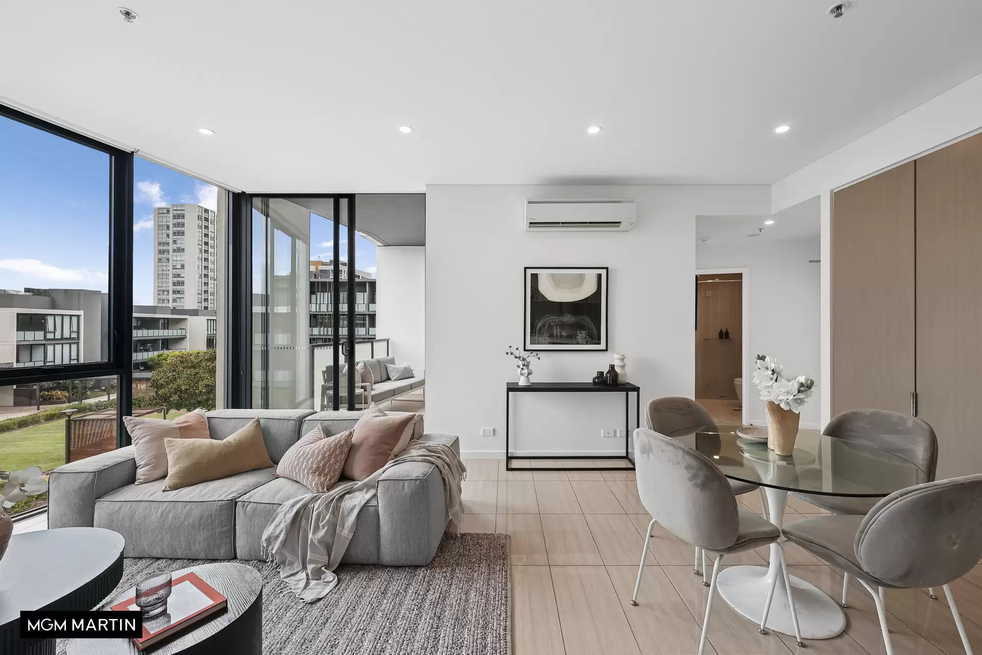 870/2 Cooper Place, Zetland Sold by MGM Martin - image 1