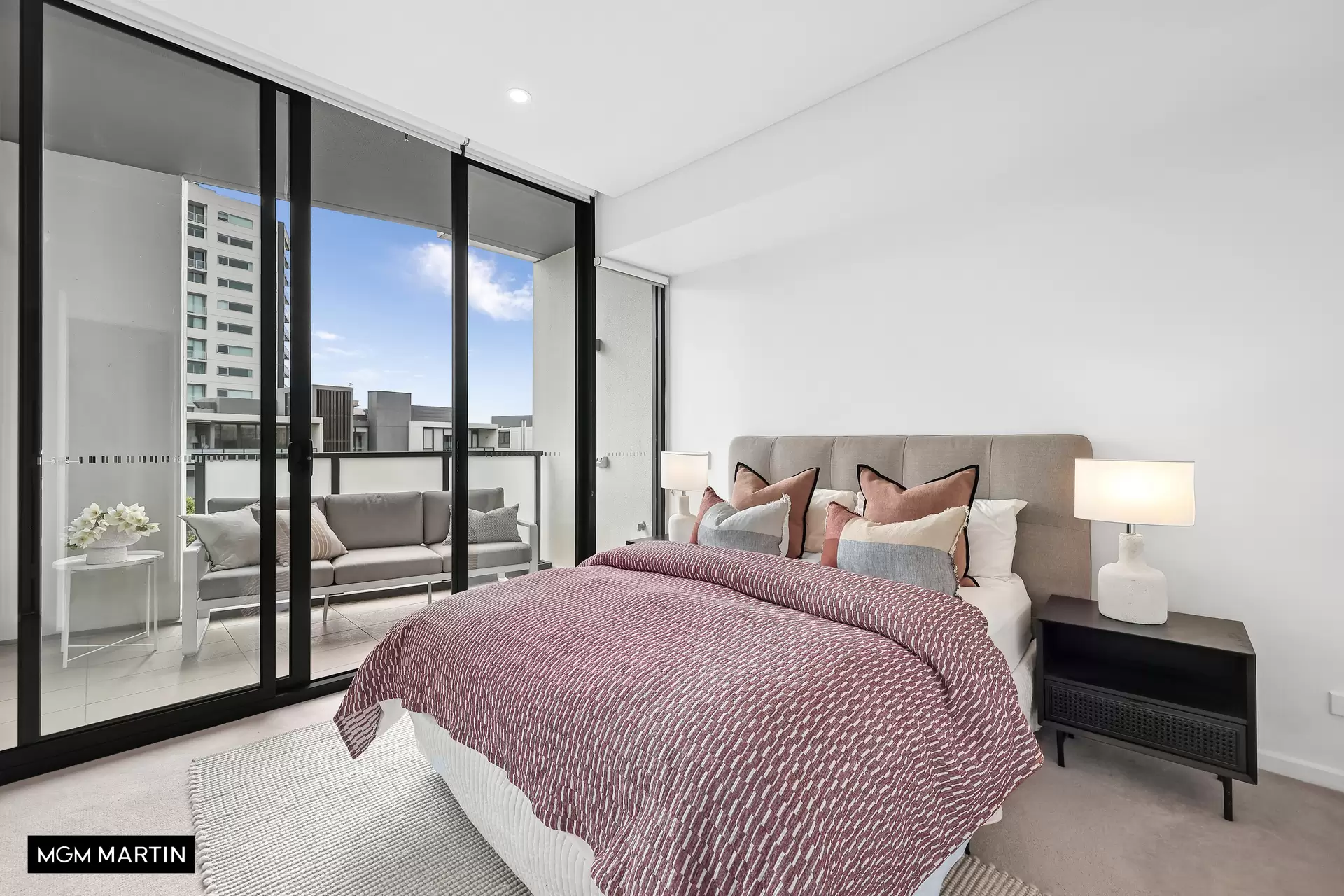 870/2 Cooper Place, Zetland Sold by MGM Martin - image 1