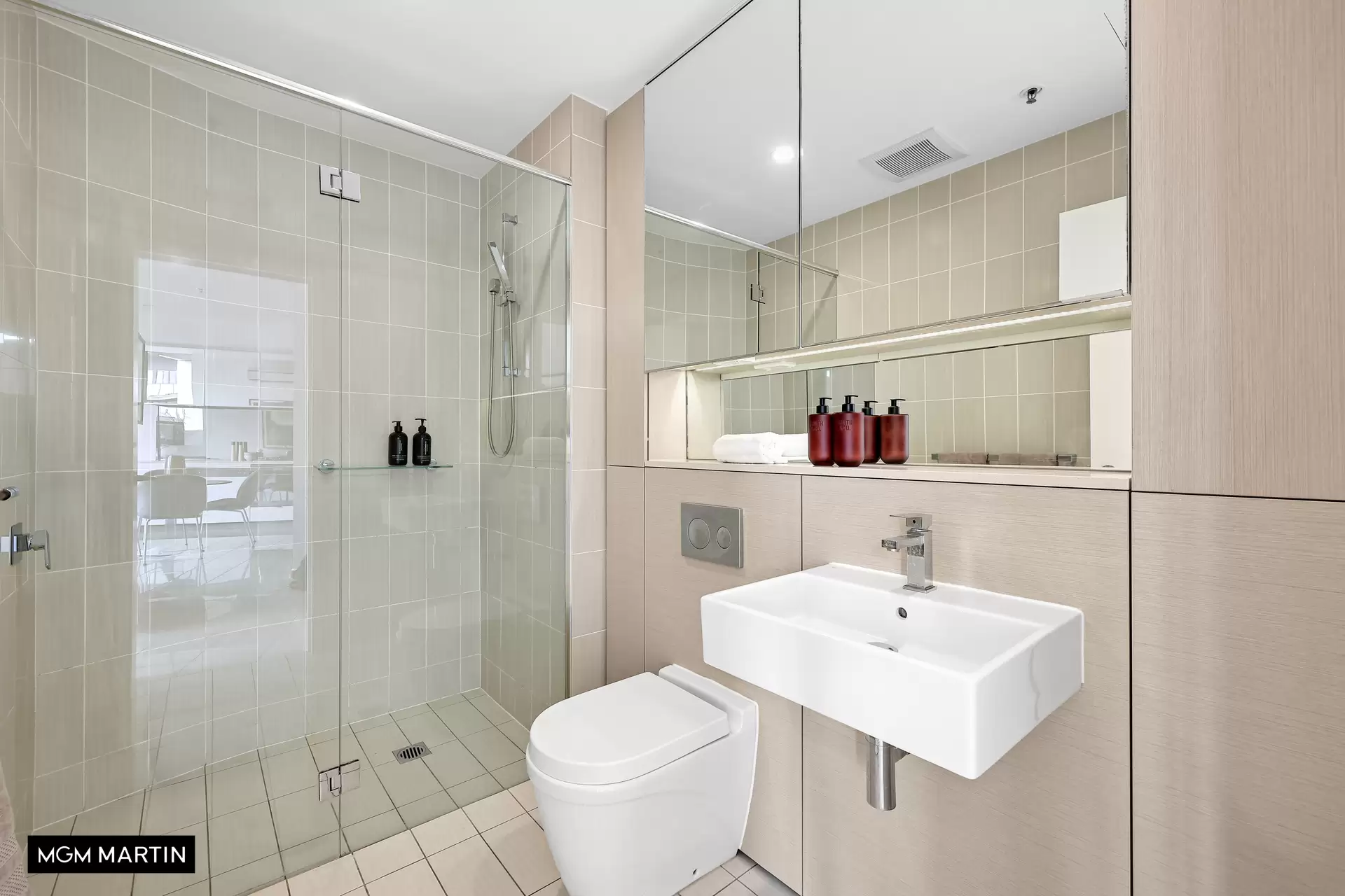 870/2 Cooper Place, Zetland Sold by MGM Martin - image 1
