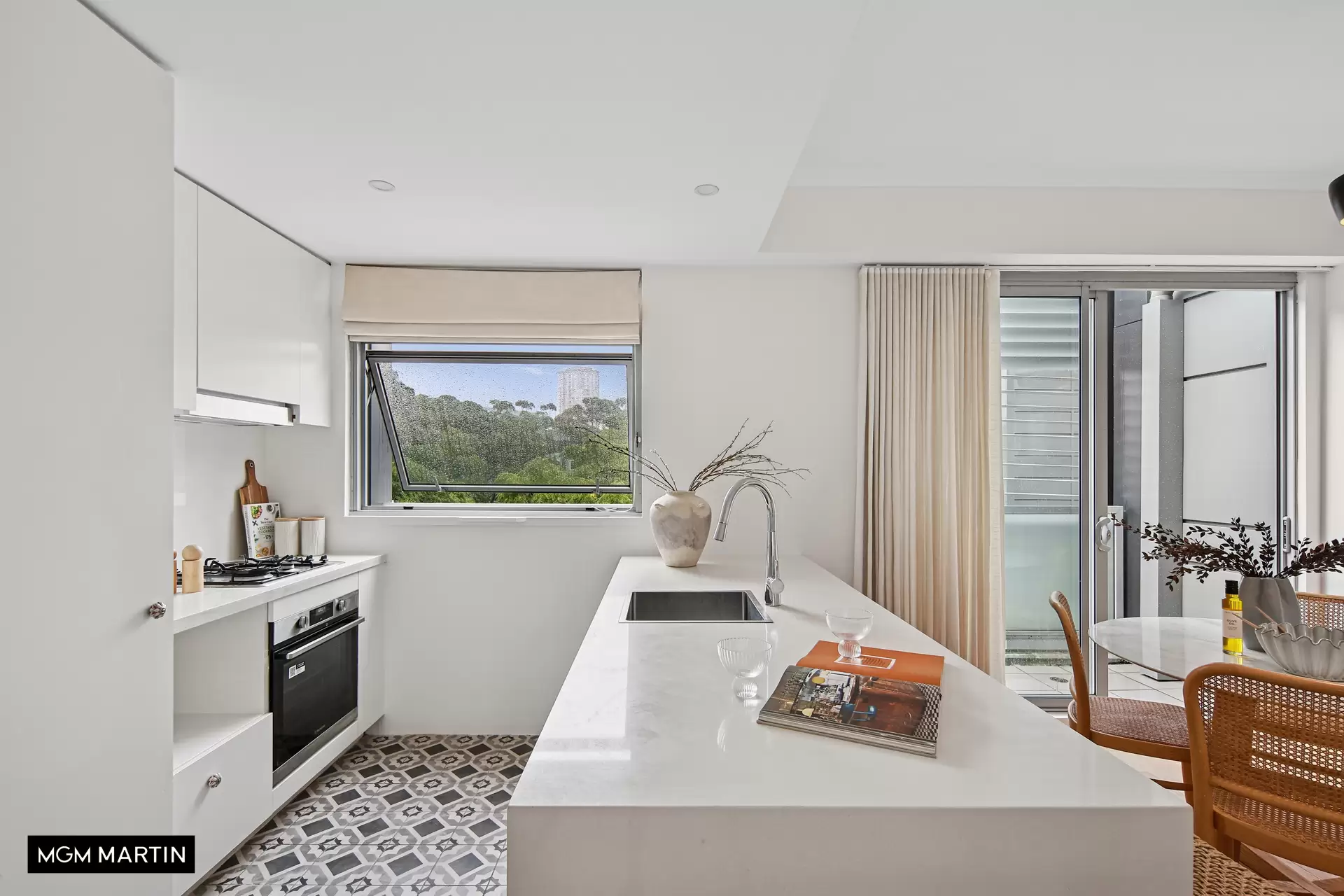 25/13 Grandstand Parade, Zetland Sold by MGM Martin - image 1