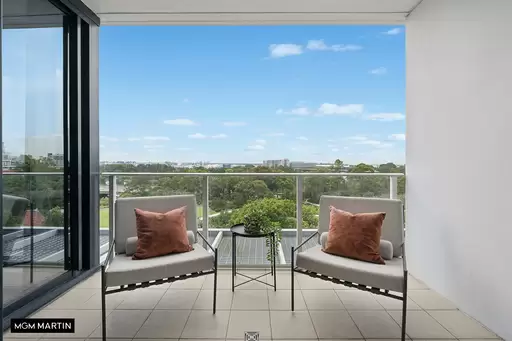 706/12 Brodie Spark Drive, Wolli Creek Sold by MGM Martin