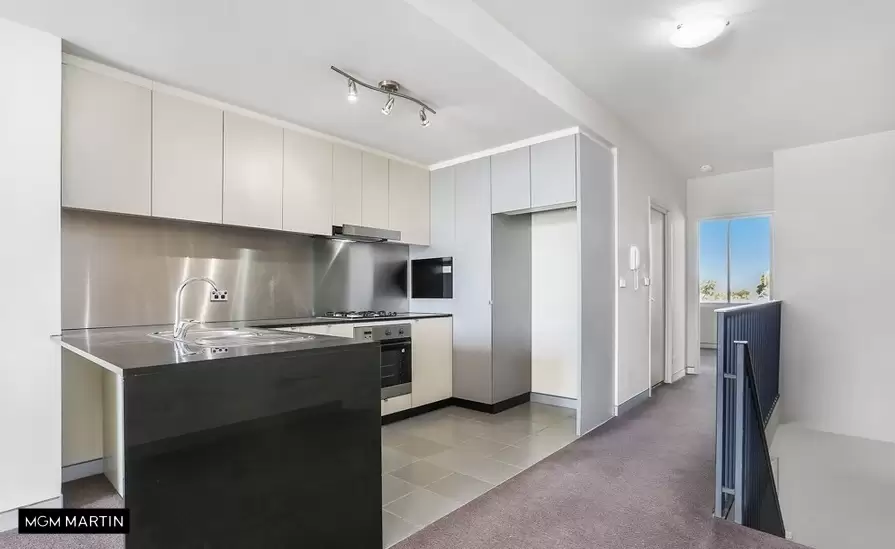 304/5 Queen Street, Rosebery Leased by MGM Martin - image 1