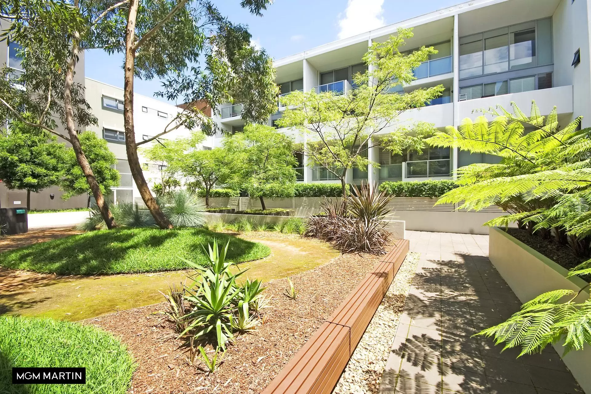 39/4 Grandstand Parade, Zetland Sold by MGM Martin - image 1