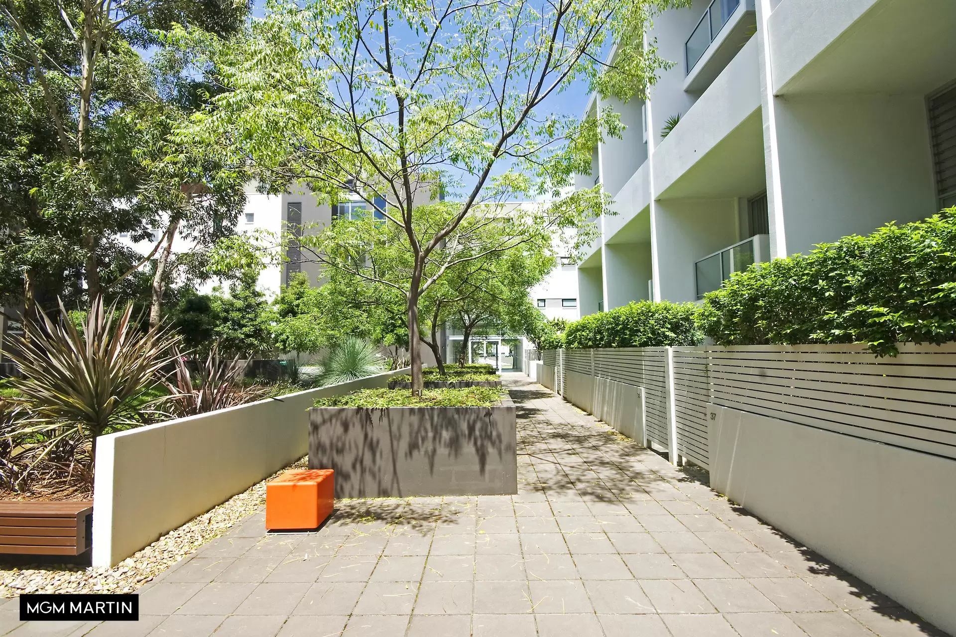 39/4 Grandstand Parade, Zetland Sold by MGM Martin - image 1