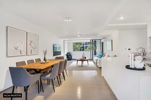 39/4 Grandstand Parade, Zetland Sold by MGM Martin