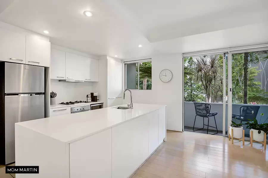 39/4 Grandstand Parade, Zetland Sold by MGM Martin - image 1