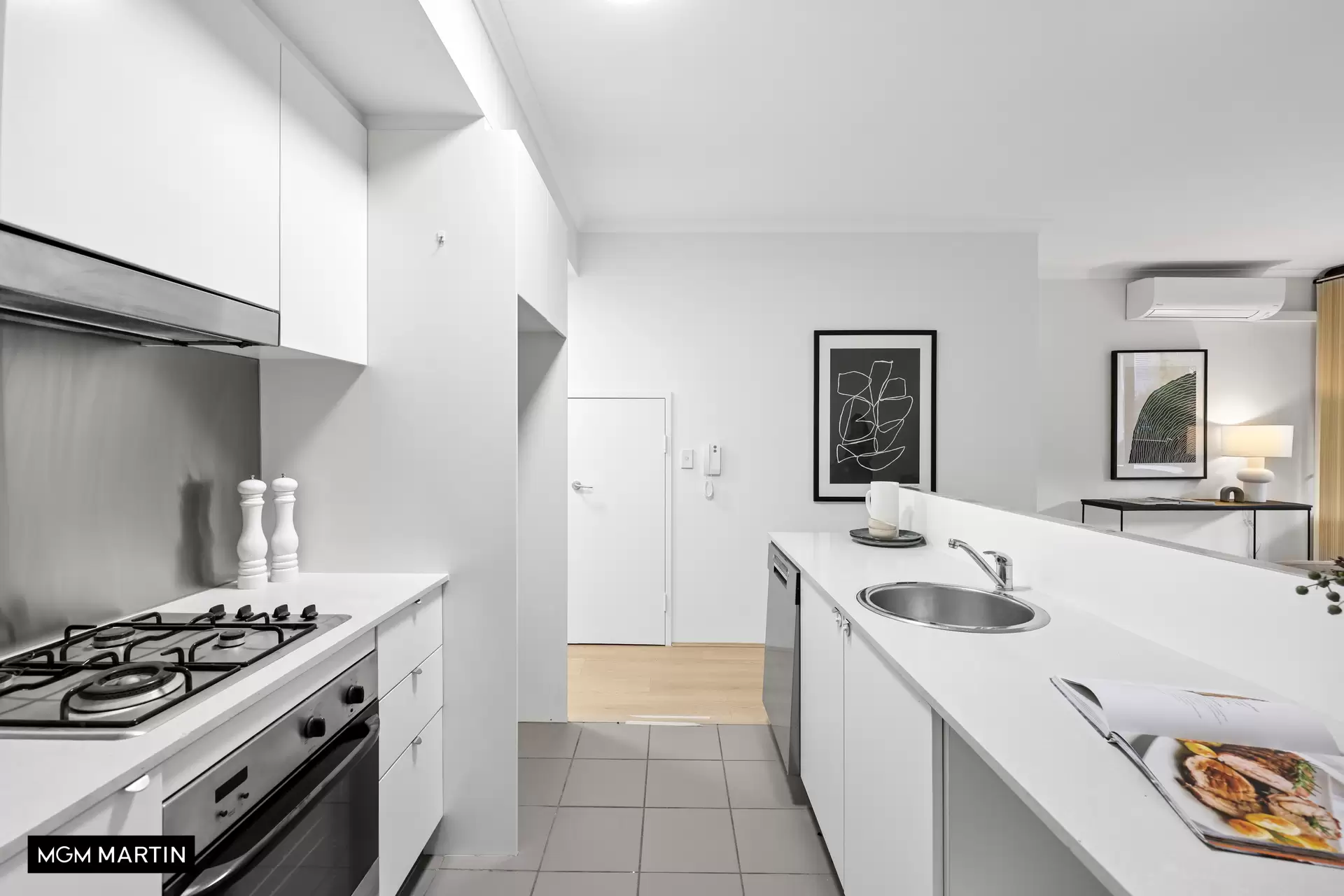 14/6B Grandstand Parade, Zetland Sold by MGM Martin - image 1