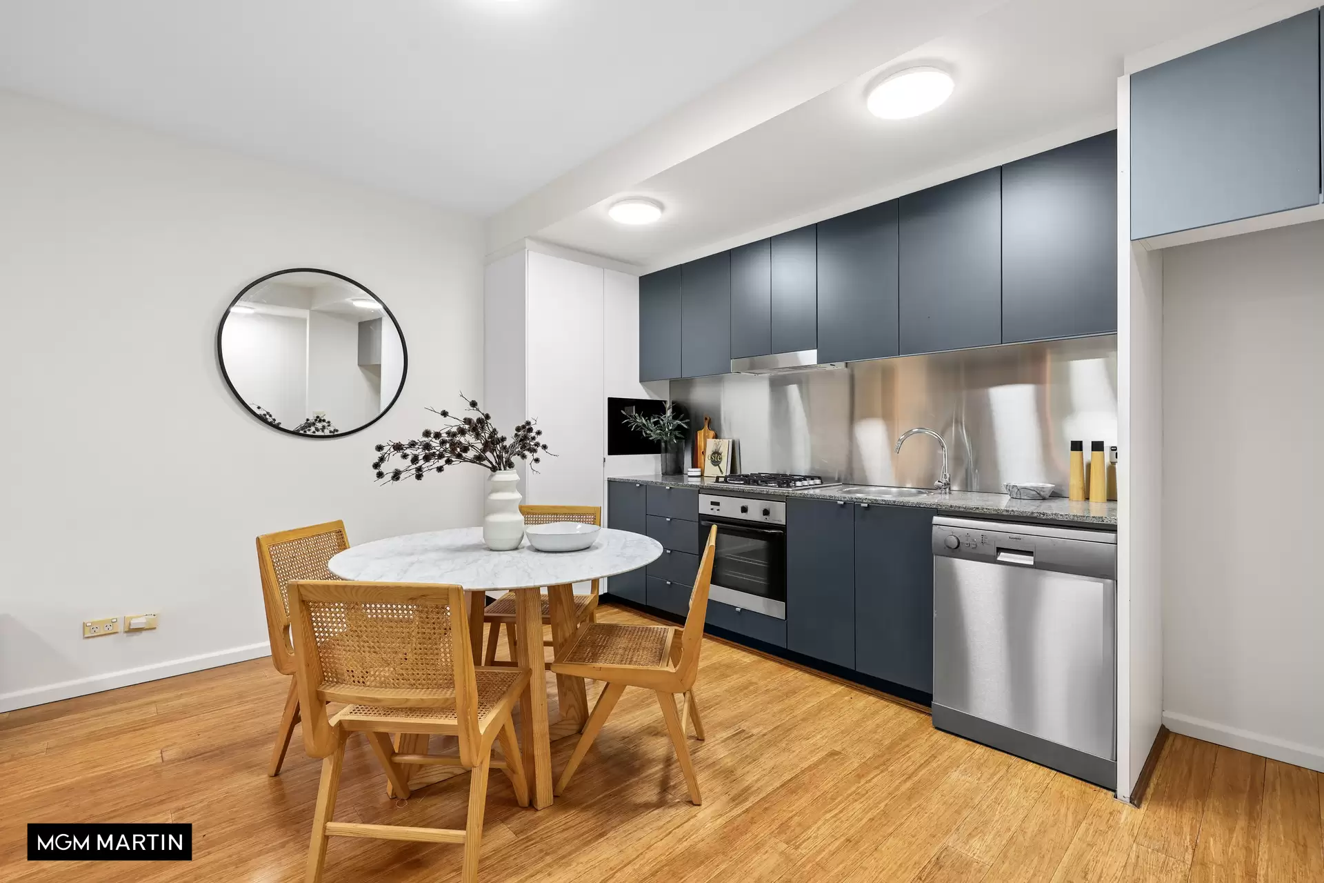 284/5 Queen Street, Rosebery Sold by MGM Martin - image 1