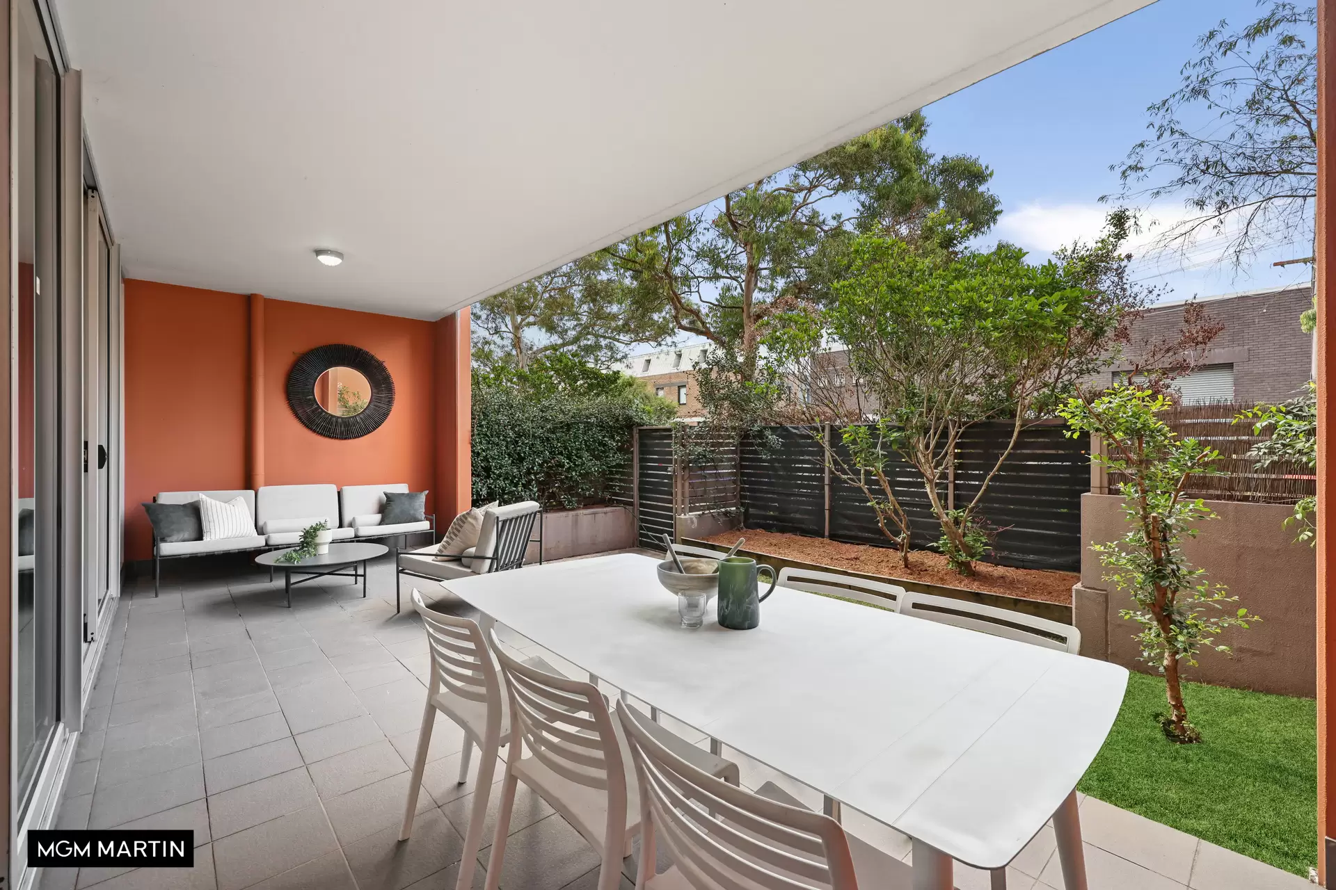 284/5 Queen Street, Rosebery Sold by MGM Martin - image 1
