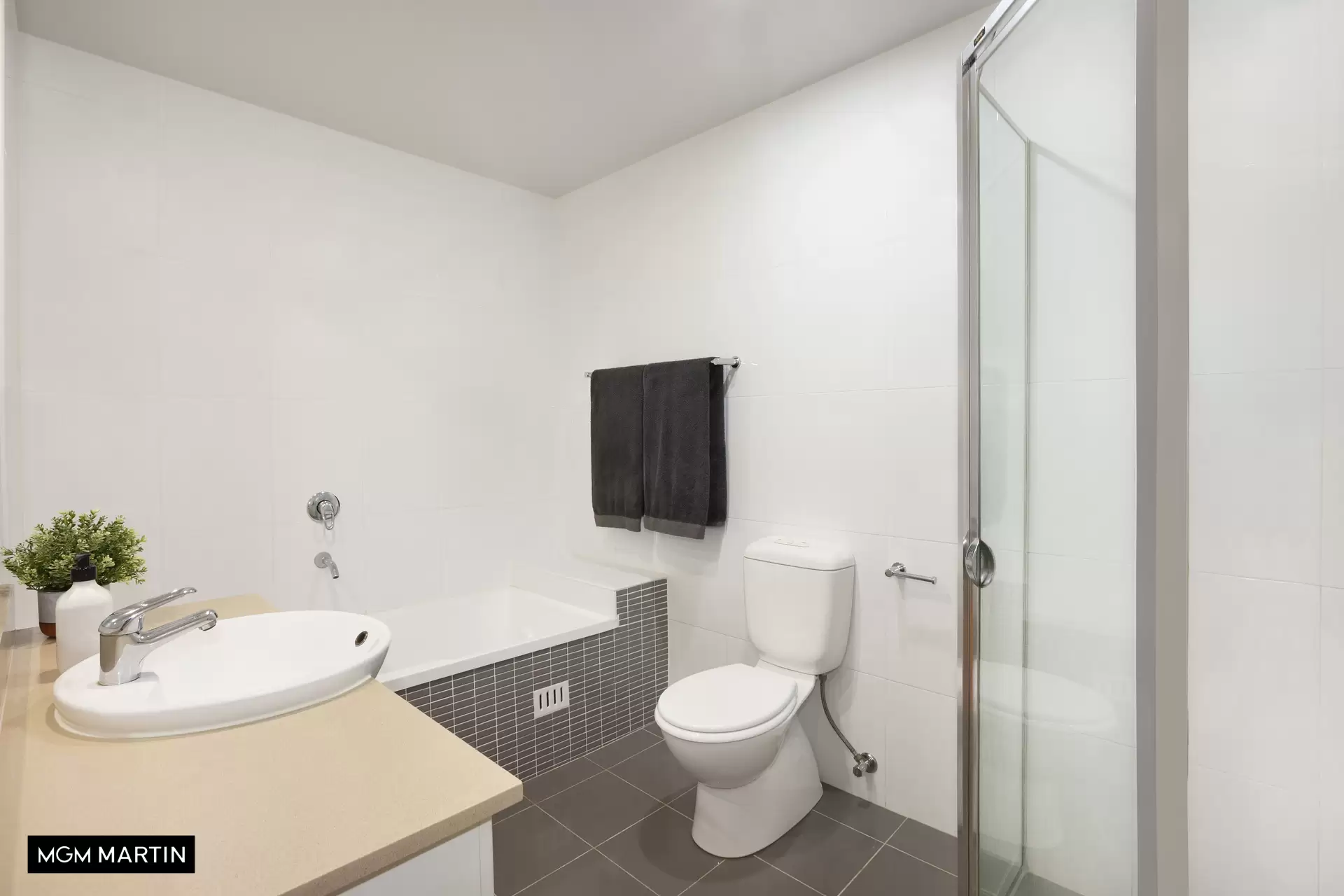 206/635 Gardeners Road, Mascot Sold by MGM Martin - image 1