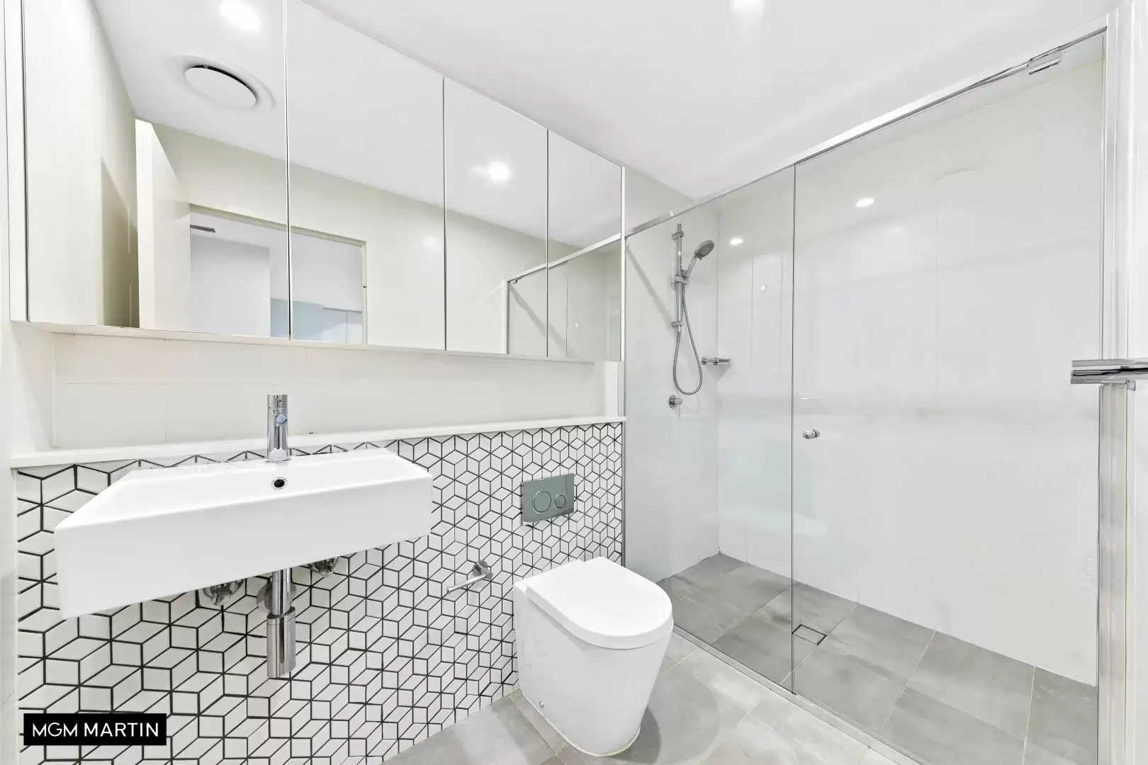 523/99B Bonar Street, Wolli Creek Leased by MGM Martin - image 1