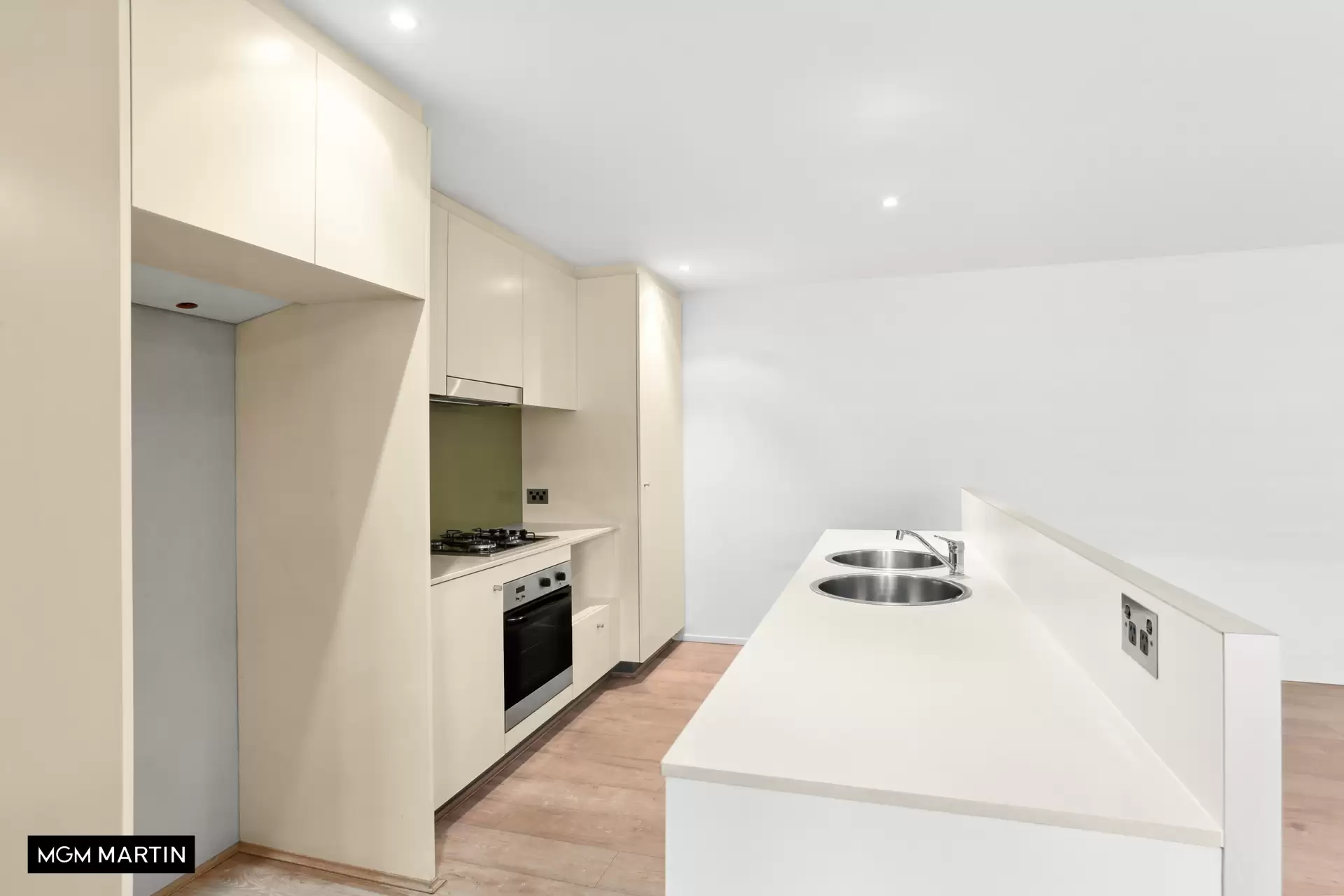 11/4 Grandstand Parade, Zetland For Lease by MGM Martin - image 1
