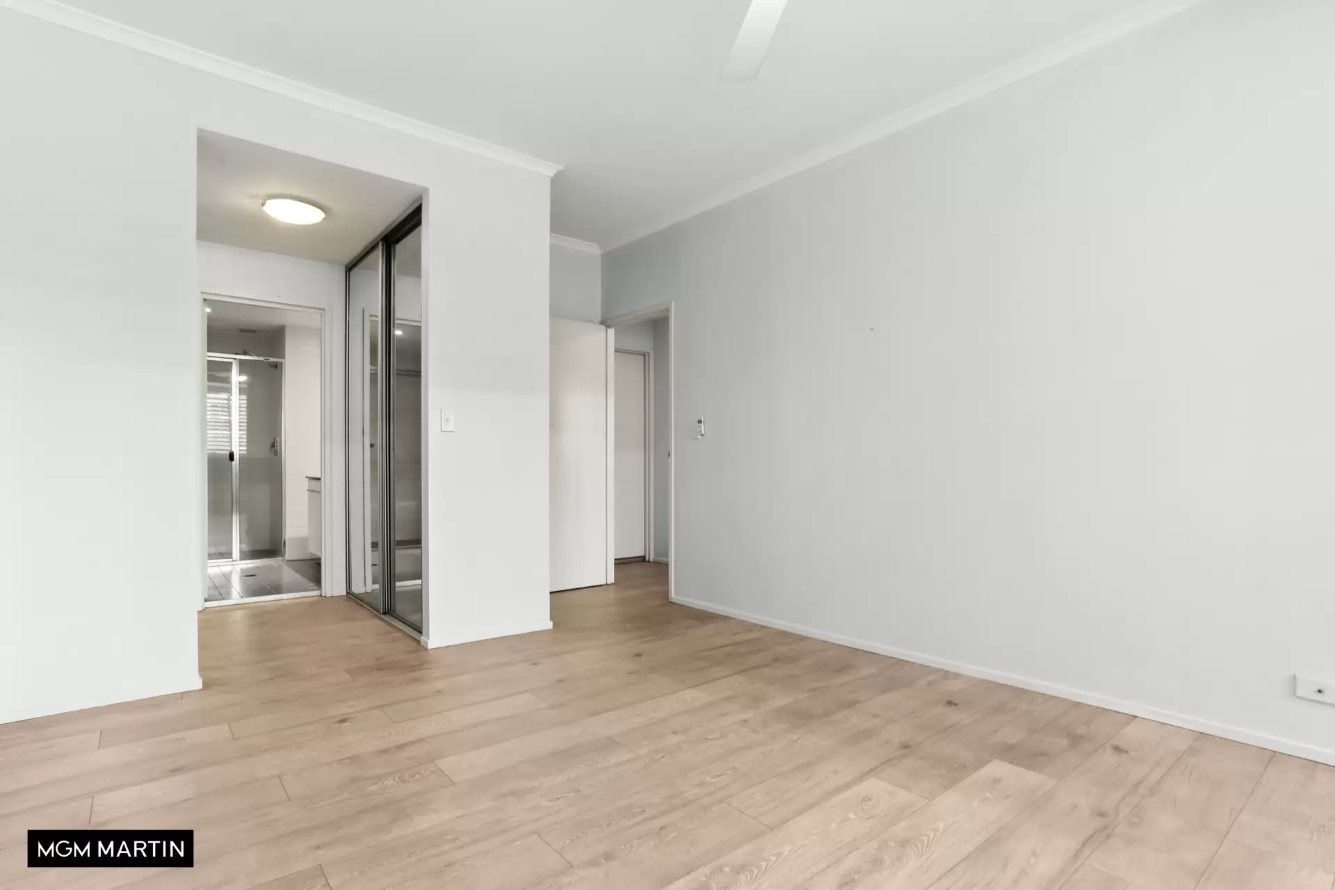 11/4 Grandstand Parade, Zetland For Lease by MGM Martin - image 1