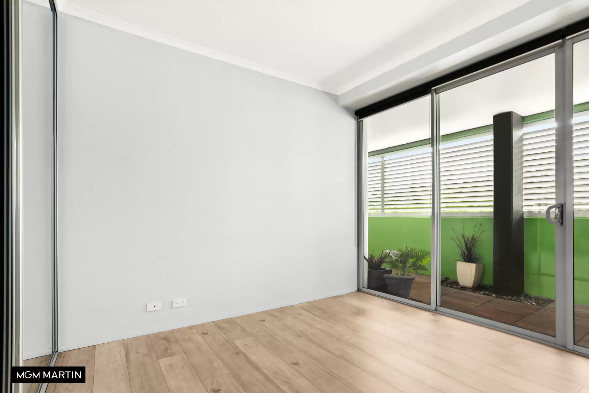 11/4 Grandstand Parade, Zetland For Lease by MGM Martin - image 1