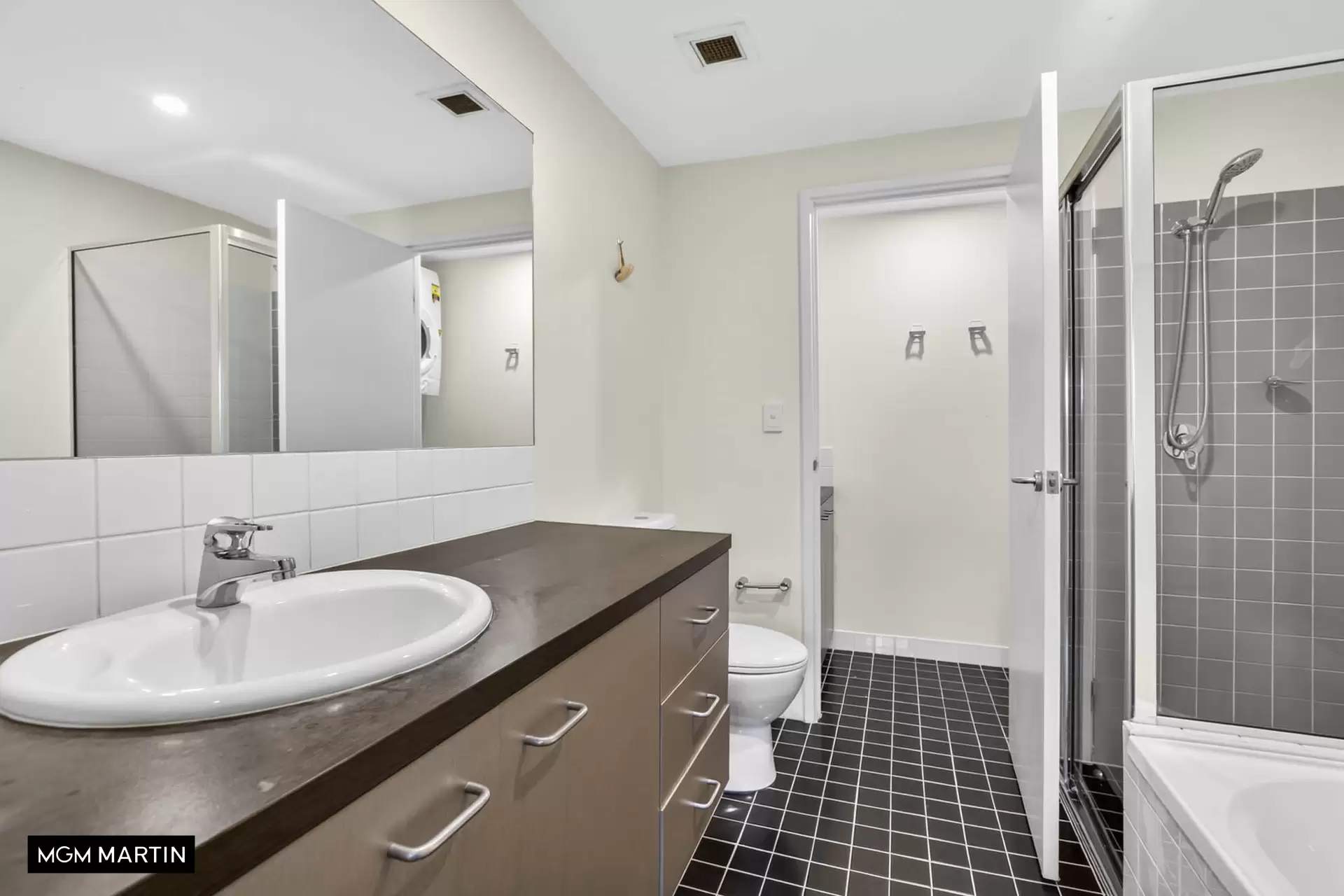 A25/252 Botany Road, Alexandria Leased by MGM Martin - image 1