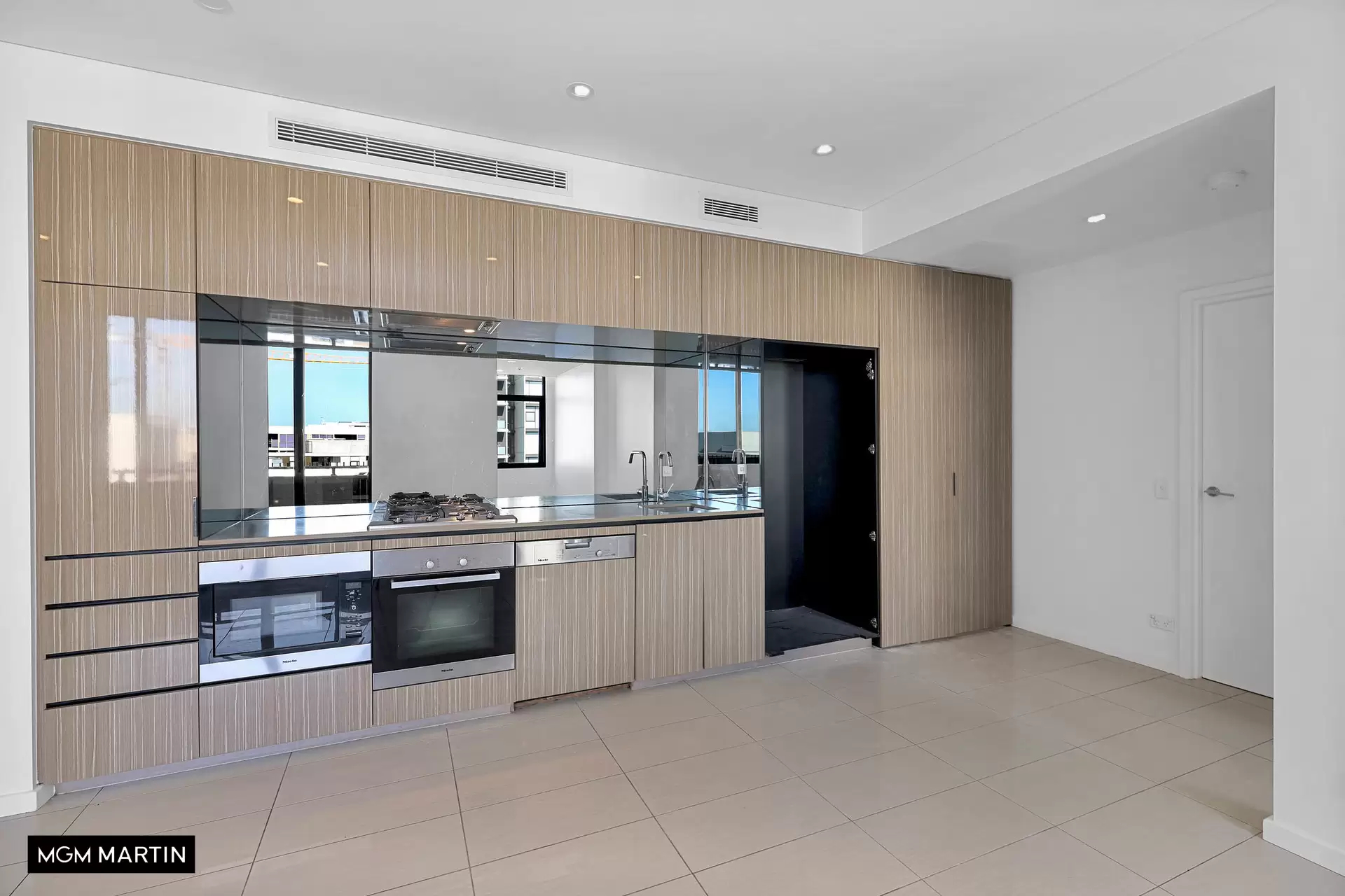 913/1 Hutchinson Walk, Zetland For Lease by MGM Martin - image 1