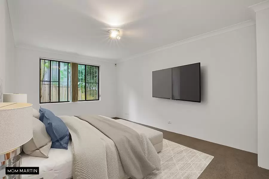 2/9-13 Sir Thomas Mitchell Road, Bondi Beach Leased by MGM Martin - image 1