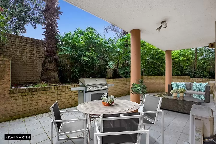 2/9-13 Sir Thomas Mitchell Road, Bondi Beach Leased by MGM Martin - image 1