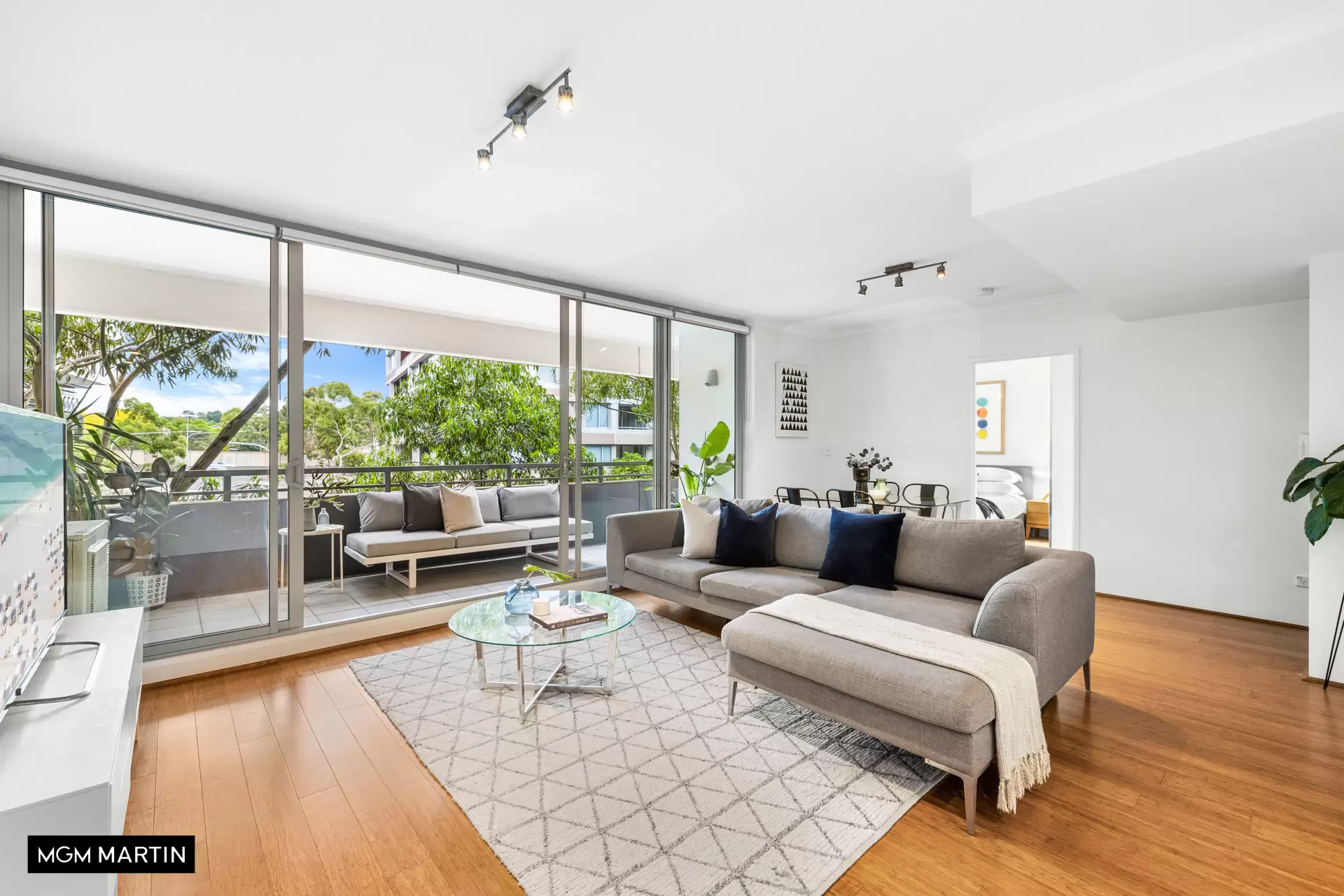 2/1 Defries Avenue, Zetland Sold by MGM Martin - image 1