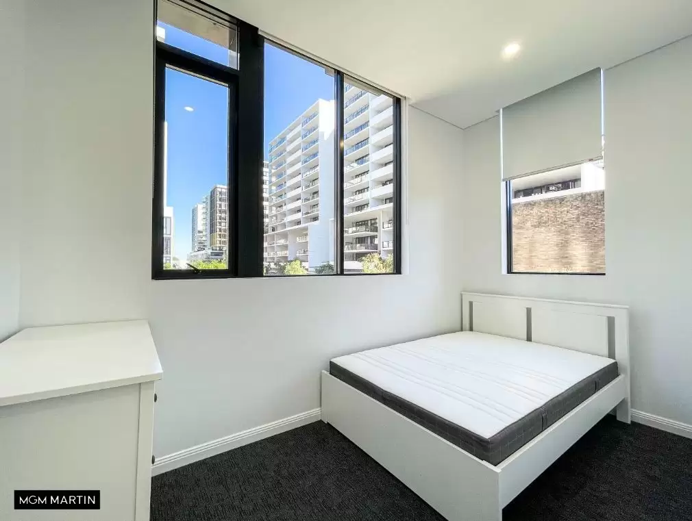 102/6 Bourke Street, Mascot Leased by MGM Martin - image 1